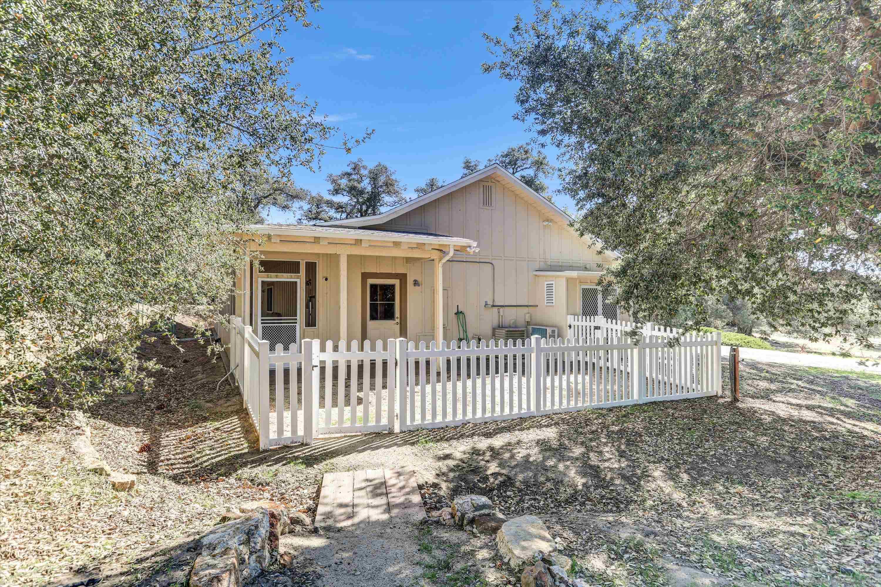 Detail Gallery Image 5 of 74 For 3258  Pine Hills, Julian,  CA 92036 - 2 Beds | 2 Baths