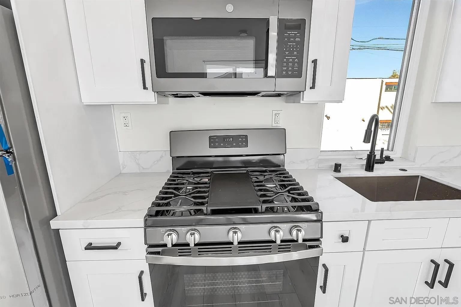 Detail Gallery Image 10 of 27 For 4050  Cherokee, San Diego,  CA 92104 - 2 Beds | 1 Baths