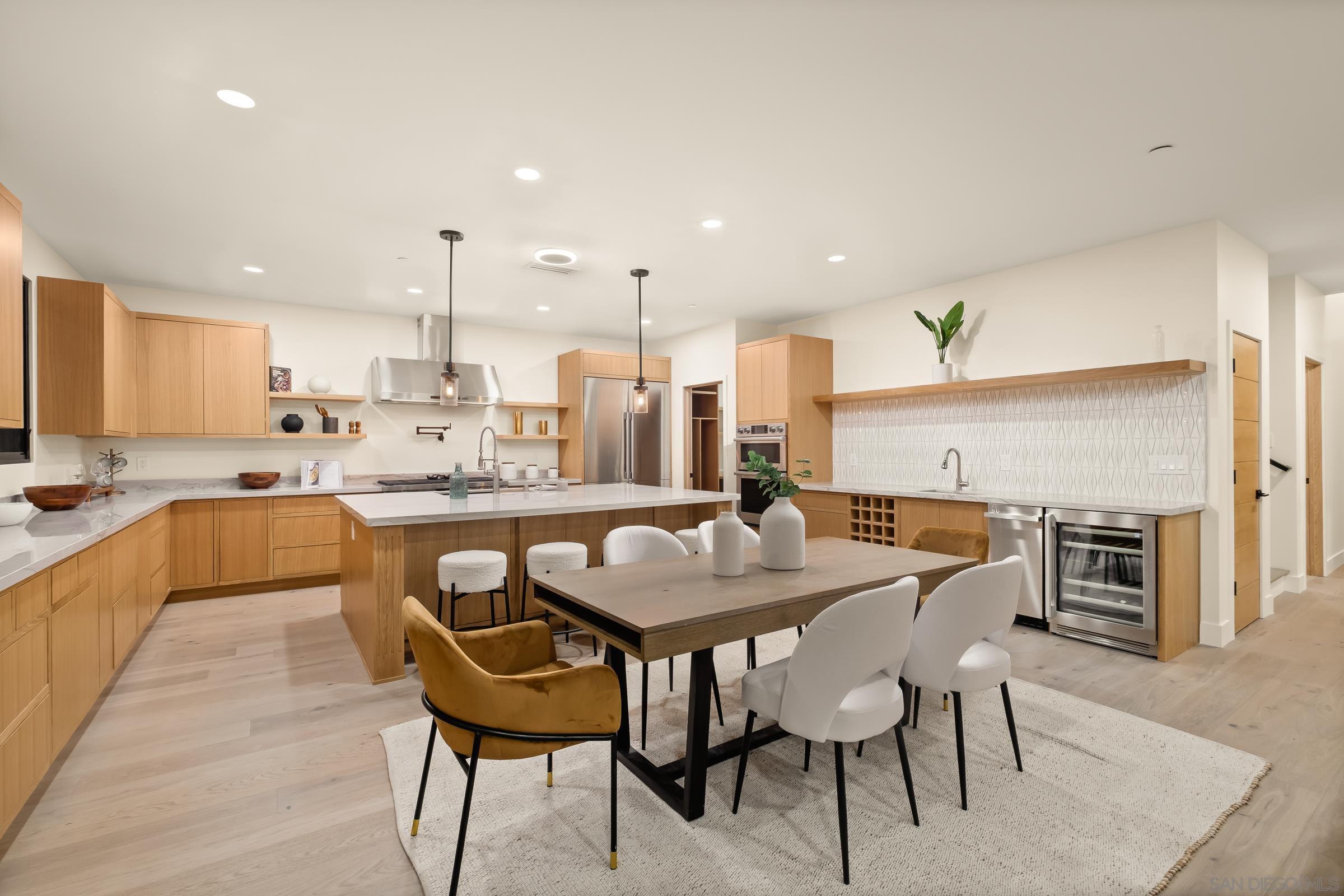 Detail Gallery Image 11 of 67 For 1531-33  Lieta St, San Diego,  CA 92110 - 6 Beds | 4 Baths