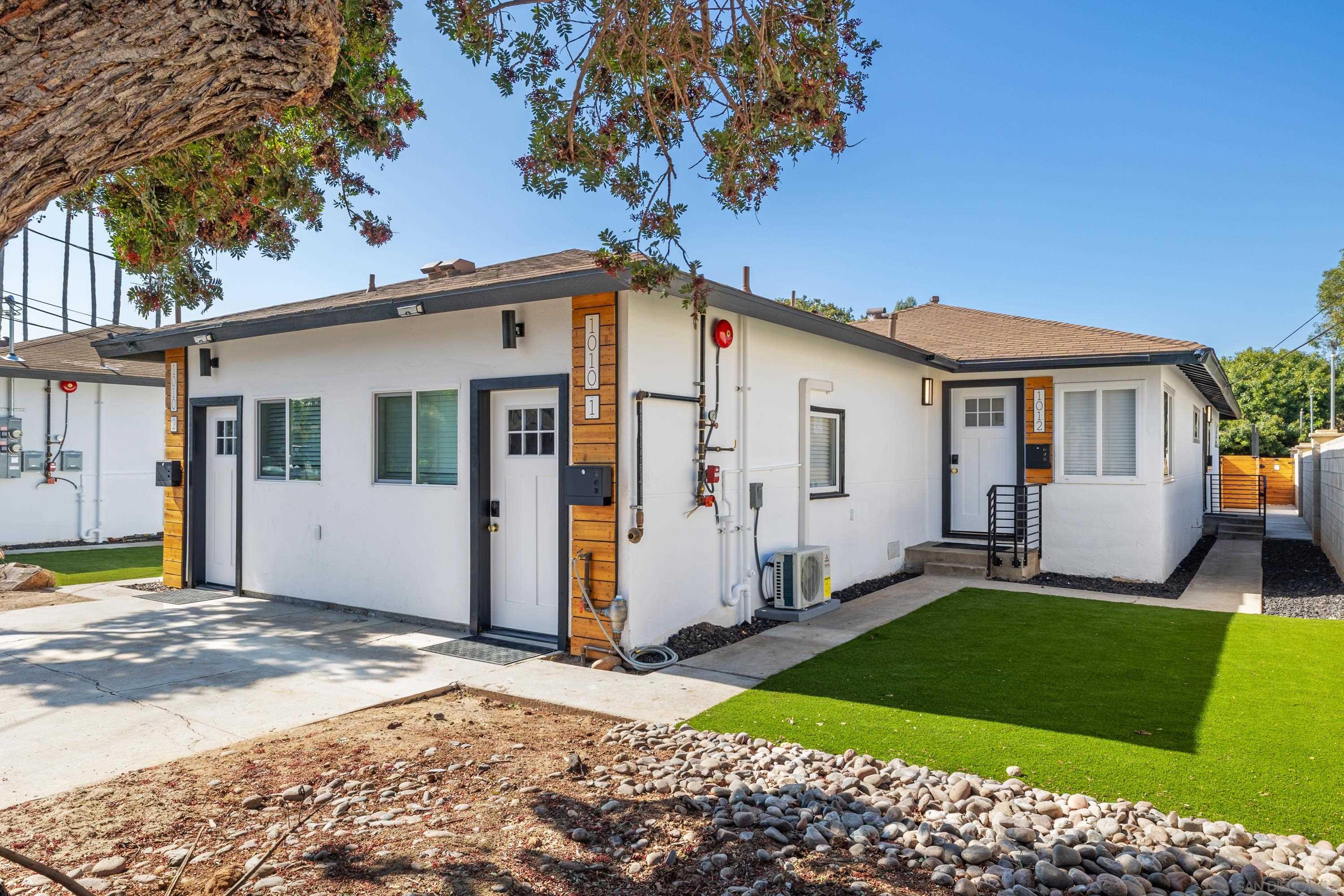 Front Image Thumbnail for SD250043820