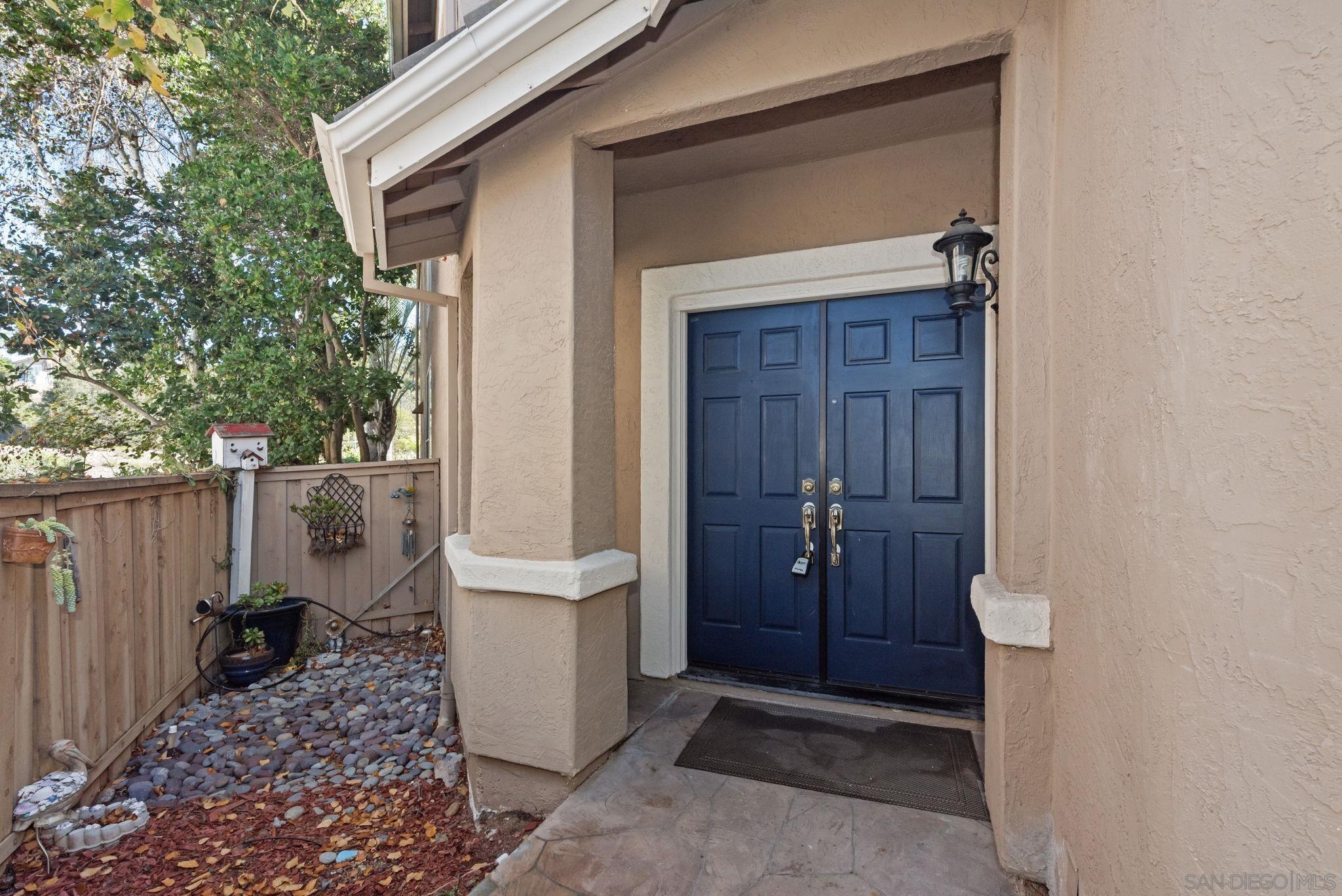 Detail Gallery Image 12 of 75 For 11927  Dapple Way, San Diego,  CA 92128 - 4 Beds | 3 Baths