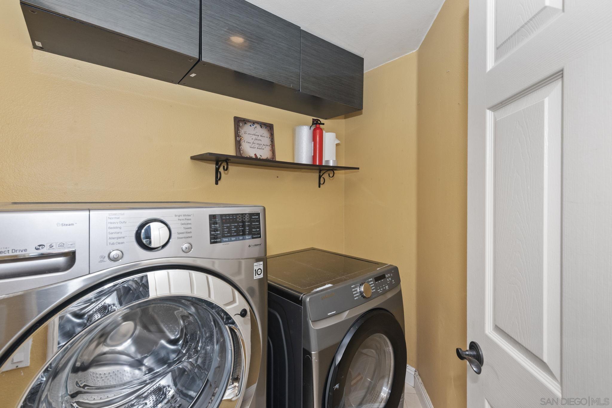 Detail Gallery Image 13 of 75 For 11927  Dapple Way, San Diego,  CA 92128 - 4 Beds | 3 Baths