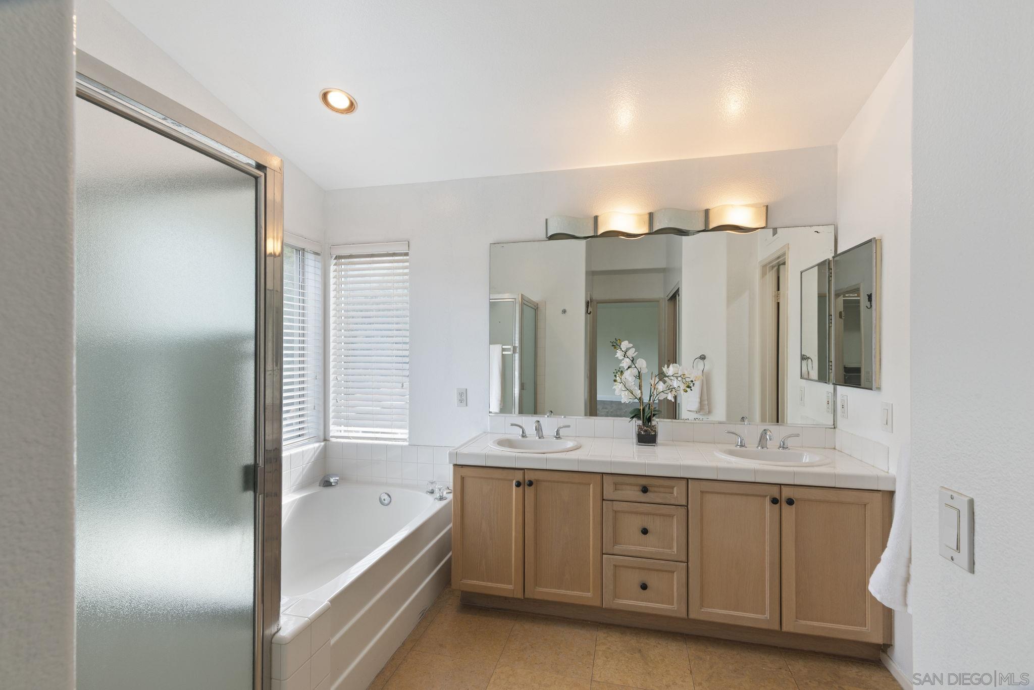 Detail Gallery Image 59 of 75 For 11927  Dapple Way, San Diego,  CA 92128 - 4 Beds | 3 Baths