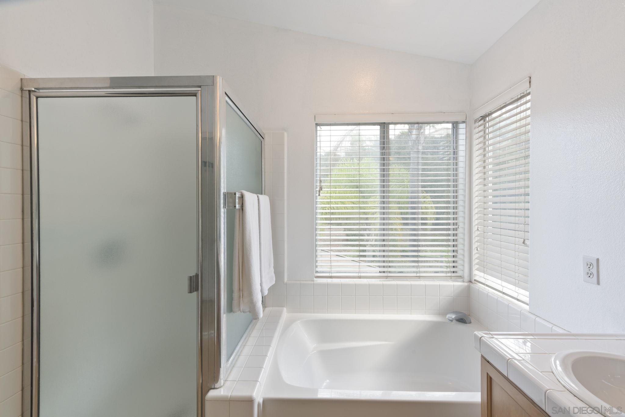 Detail Gallery Image 62 of 75 For 11927  Dapple Way, San Diego,  CA 92128 - 4 Beds | 3 Baths