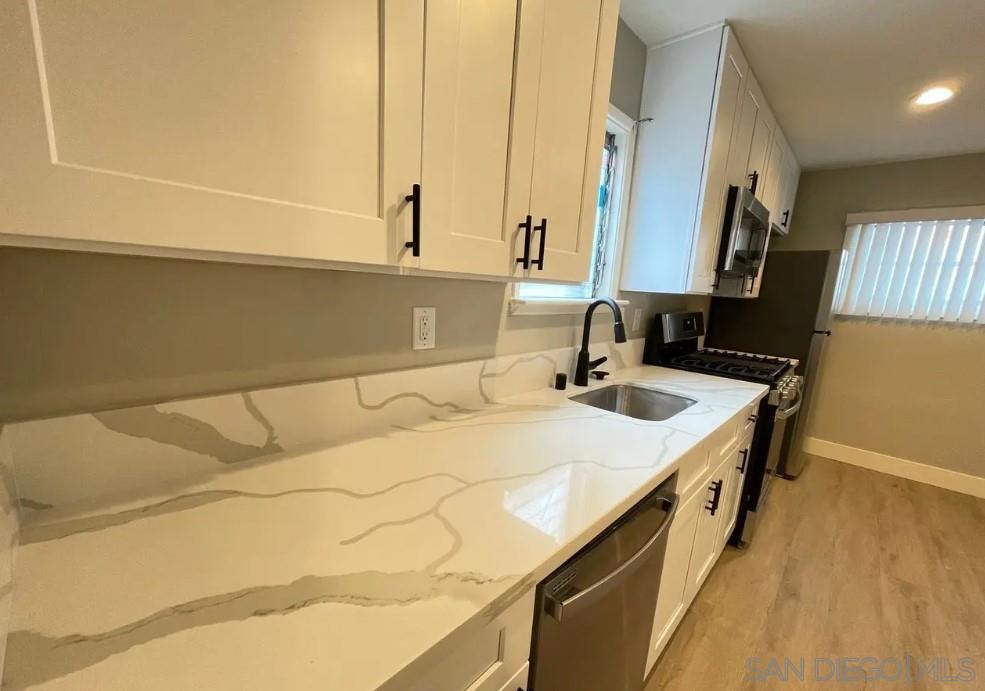 Detail Gallery Image 14 of 41 For 2136  Reed St, San Diego,  CA 92109 - – Beds | – Baths