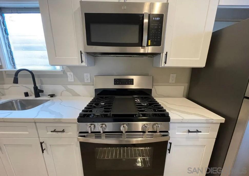 Detail Gallery Image 9 of 41 For 2136  Reed St, San Diego,  CA 92109 - – Beds | – Baths