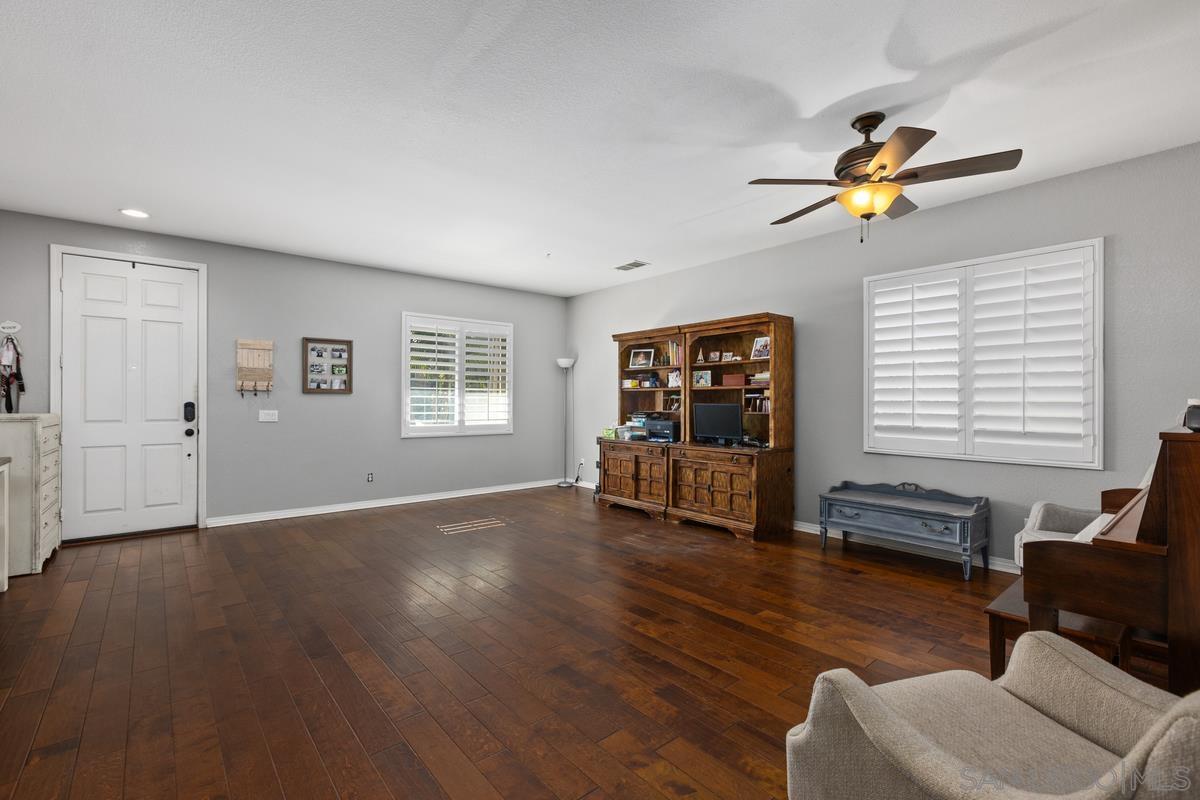 Detail Gallery Image 10 of 32 For 4322  Deer Valley Way, Oceanside,  CA 92057 - 4 Beds | 2/1 Baths