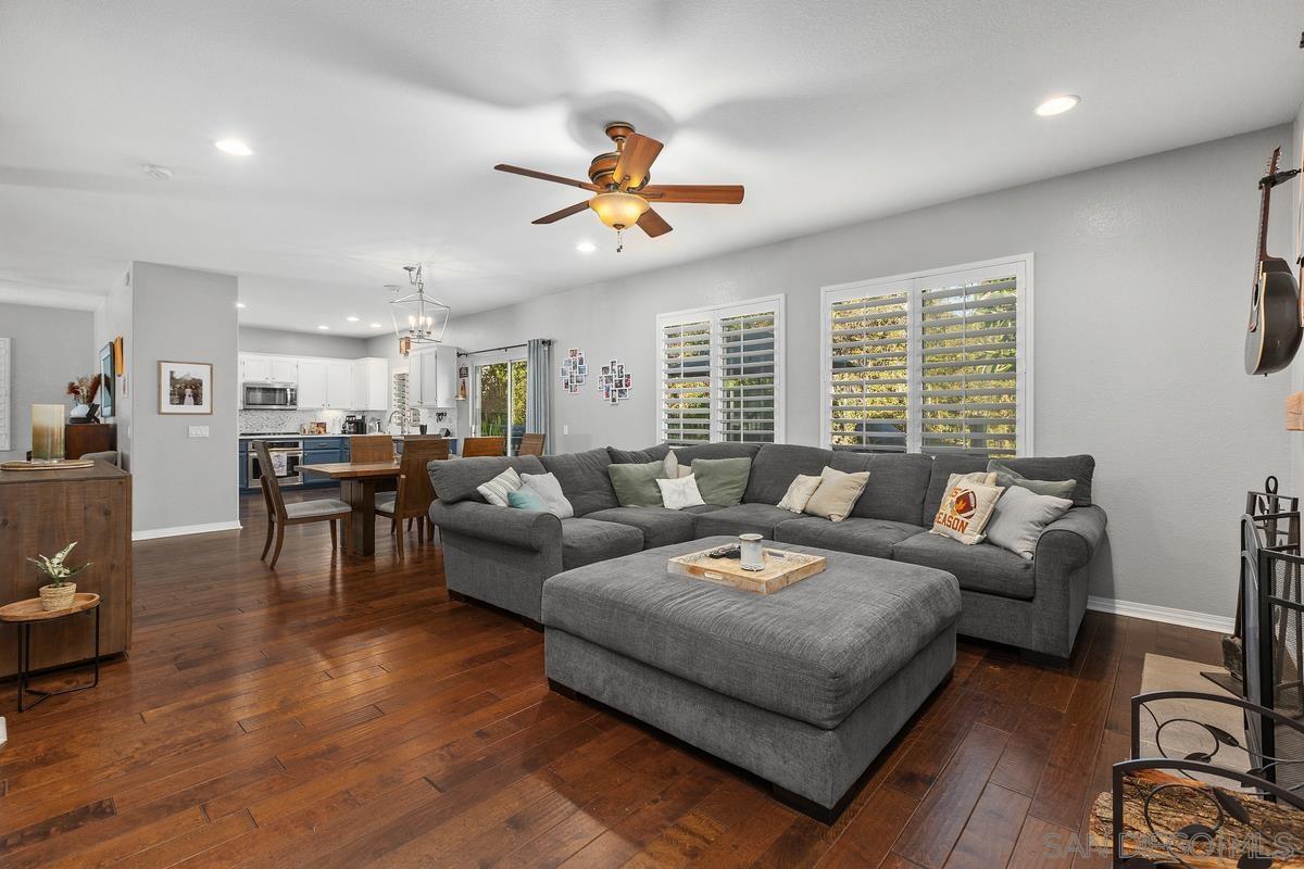 Detail Gallery Image 7 of 32 For 4322  Deer Valley Way, Oceanside,  CA 92057 - 4 Beds | 2/1 Baths