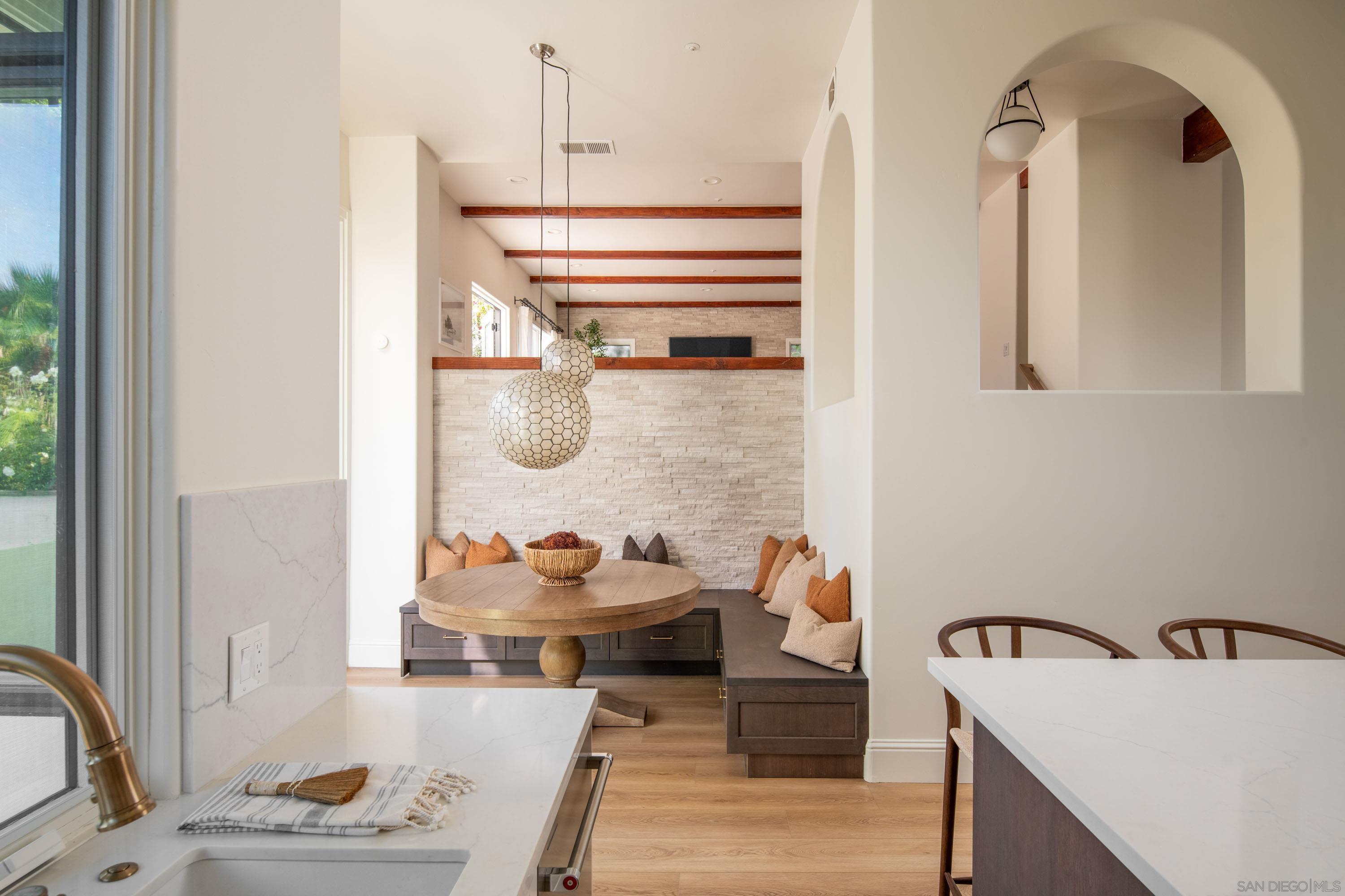 Detail Gallery Image 11 of 74 For 2815  Santa Fe Vista Ct, Encinitas,  CA 92024 - 5 Beds | 4/1 Baths