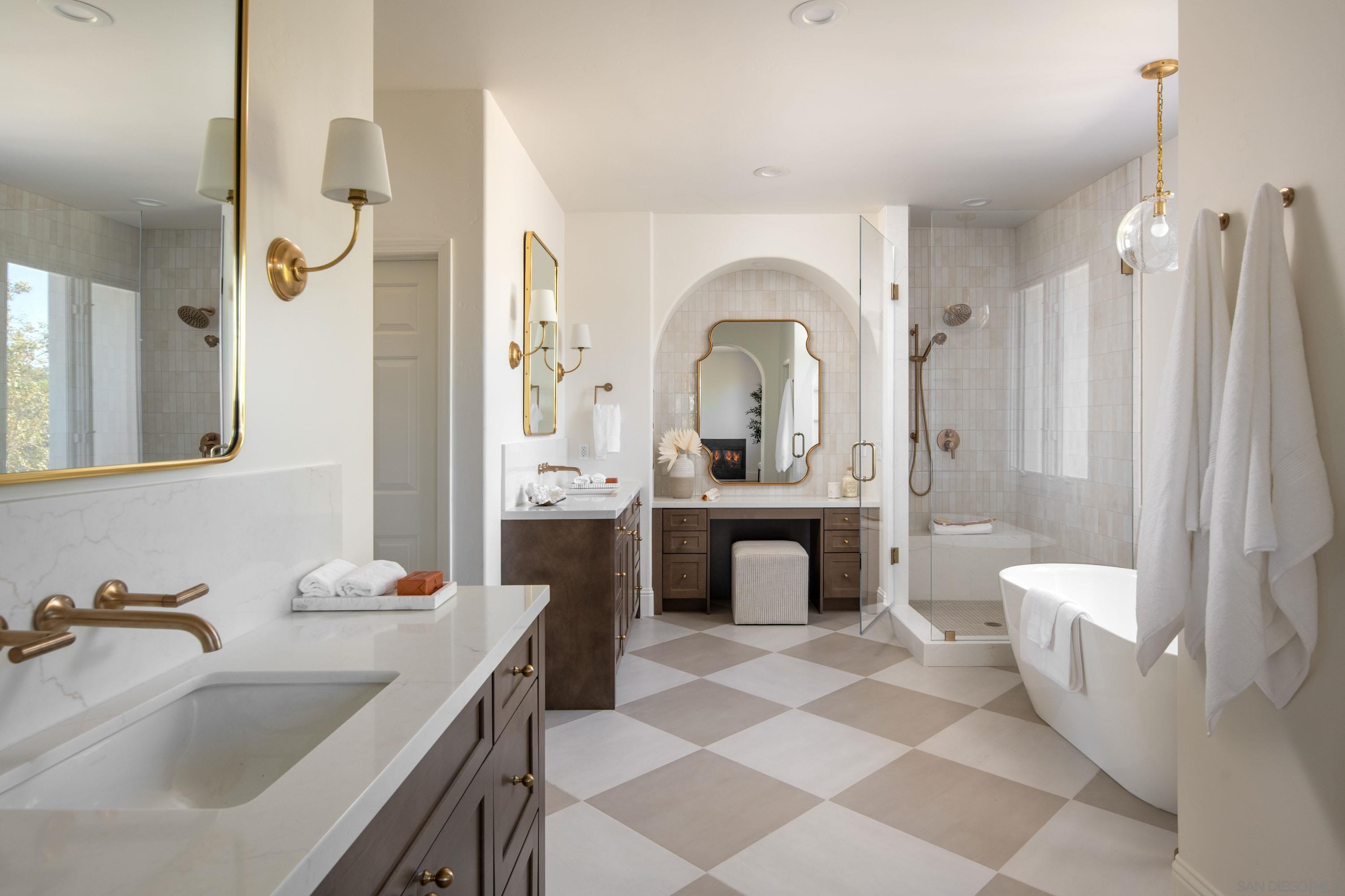 Detail Gallery Image 31 of 74 For 2815  Santa Fe Vista Ct, Encinitas,  CA 92024 - 5 Beds | 4/1 Baths