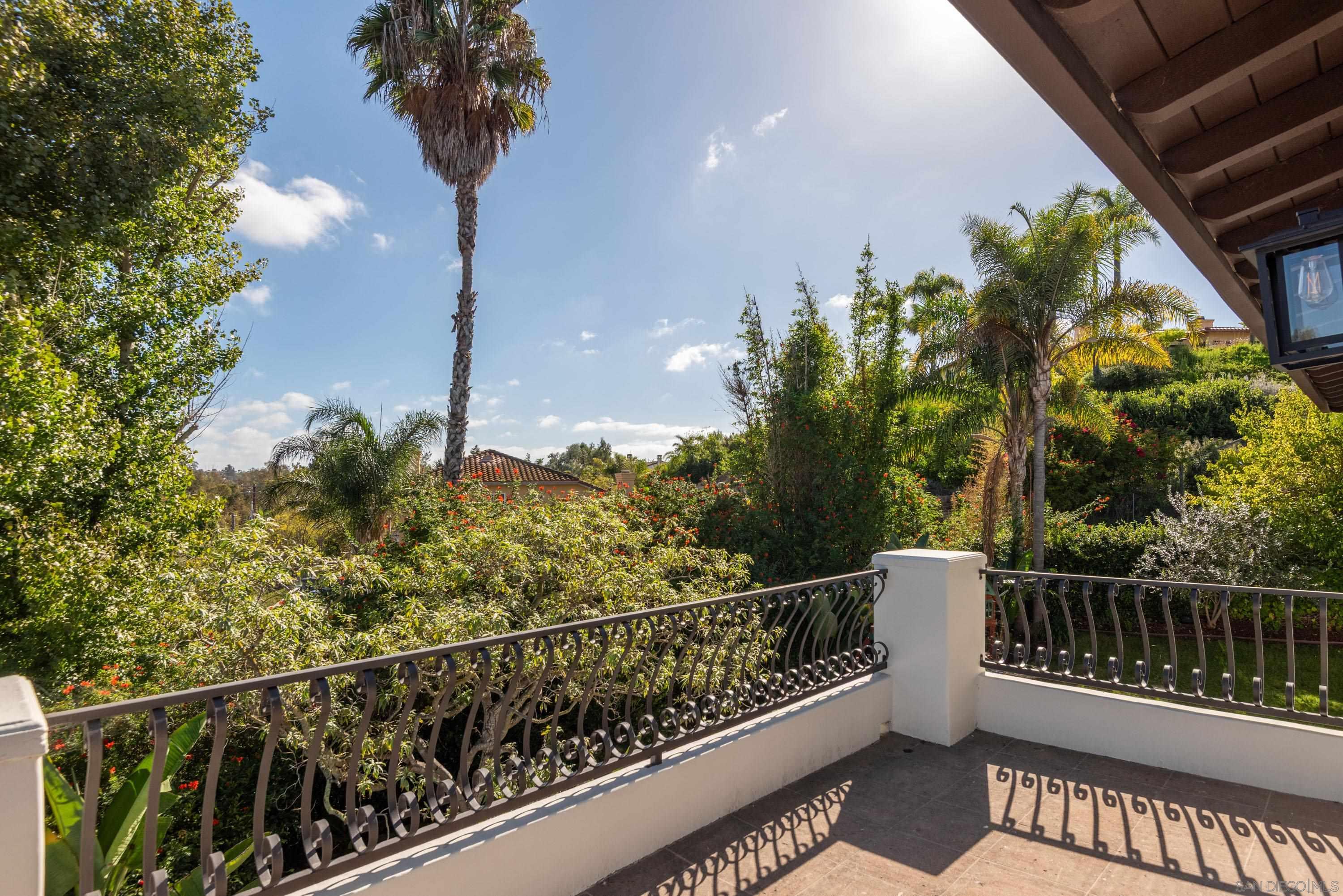 Detail Gallery Image 35 of 74 For 2815  Santa Fe Vista Ct, Encinitas,  CA 92024 - 5 Beds | 4/1 Baths