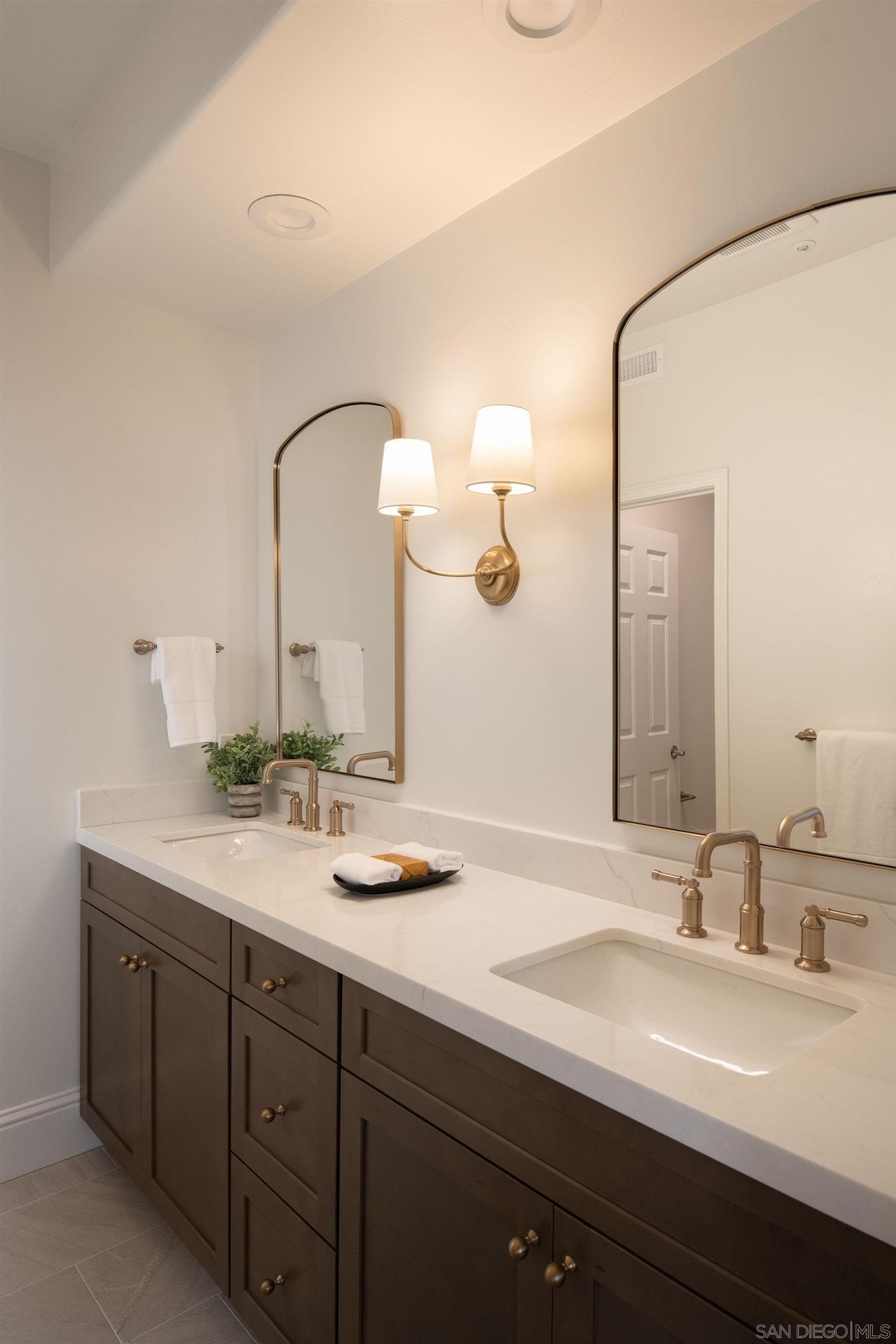 Detail Gallery Image 42 of 74 For 2815  Santa Fe Vista Ct, Encinitas,  CA 92024 - 5 Beds | 4/1 Baths