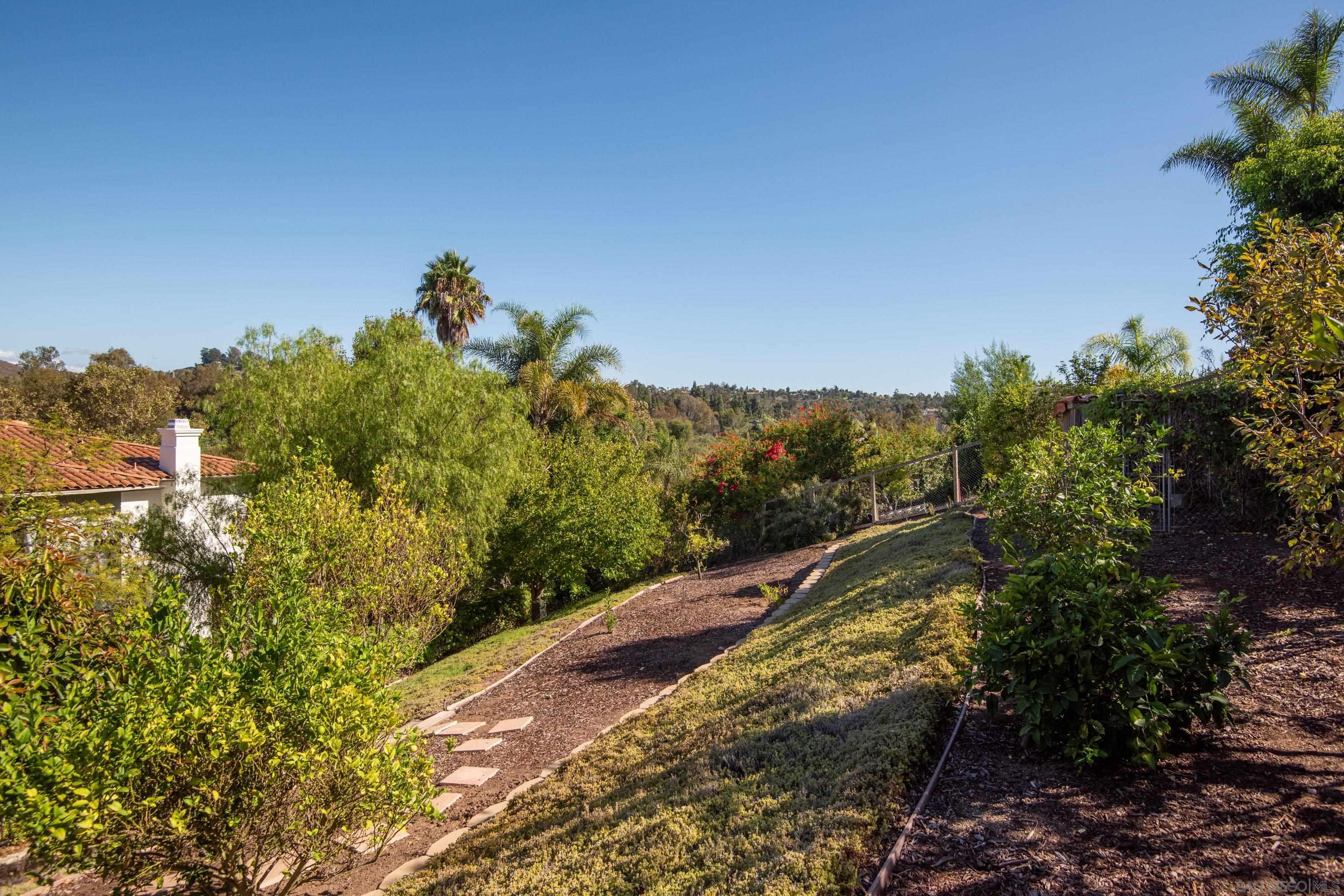 Detail Gallery Image 70 of 74 For 2815  Santa Fe Vista Ct, Encinitas,  CA 92024 - 5 Beds | 4/1 Baths