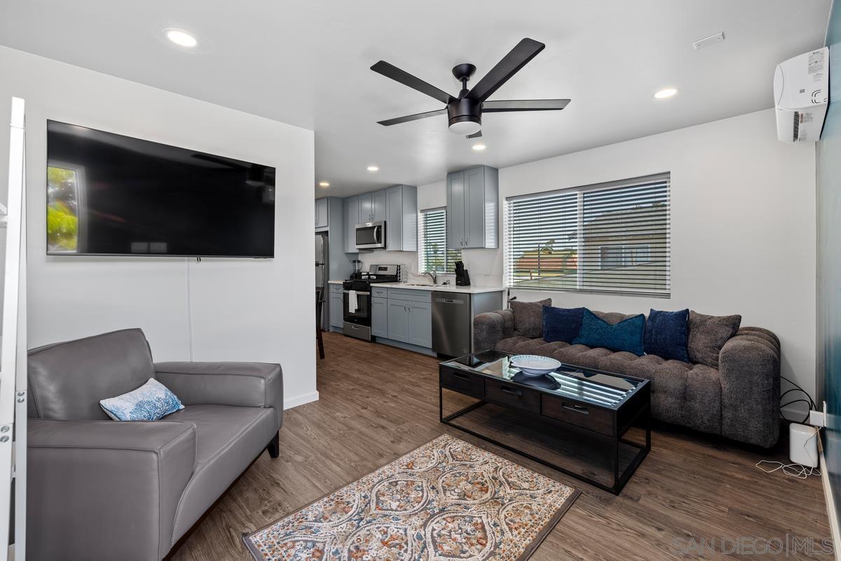 Detail Gallery Image 2 of 10 For 1734  Dahlia Ave  2, San Diego,  CA 92154 - 1 Beds | 1 Baths