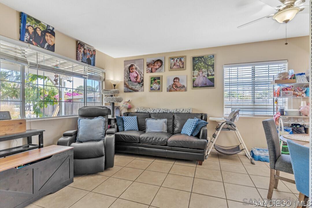 Detail Gallery Image 4 of 24 For 108  East Dr, Vista,  CA 92083 - 2 Beds | 1 Baths