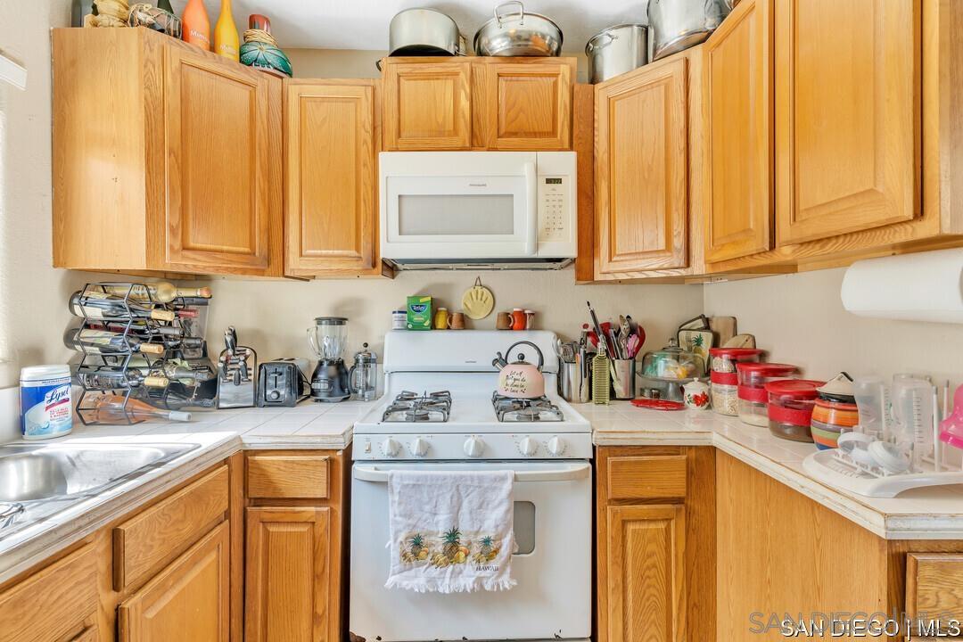 Detail Gallery Image 10 of 24 For 108  East Dr, Vista,  CA 92083 - 2 Beds | 1 Baths