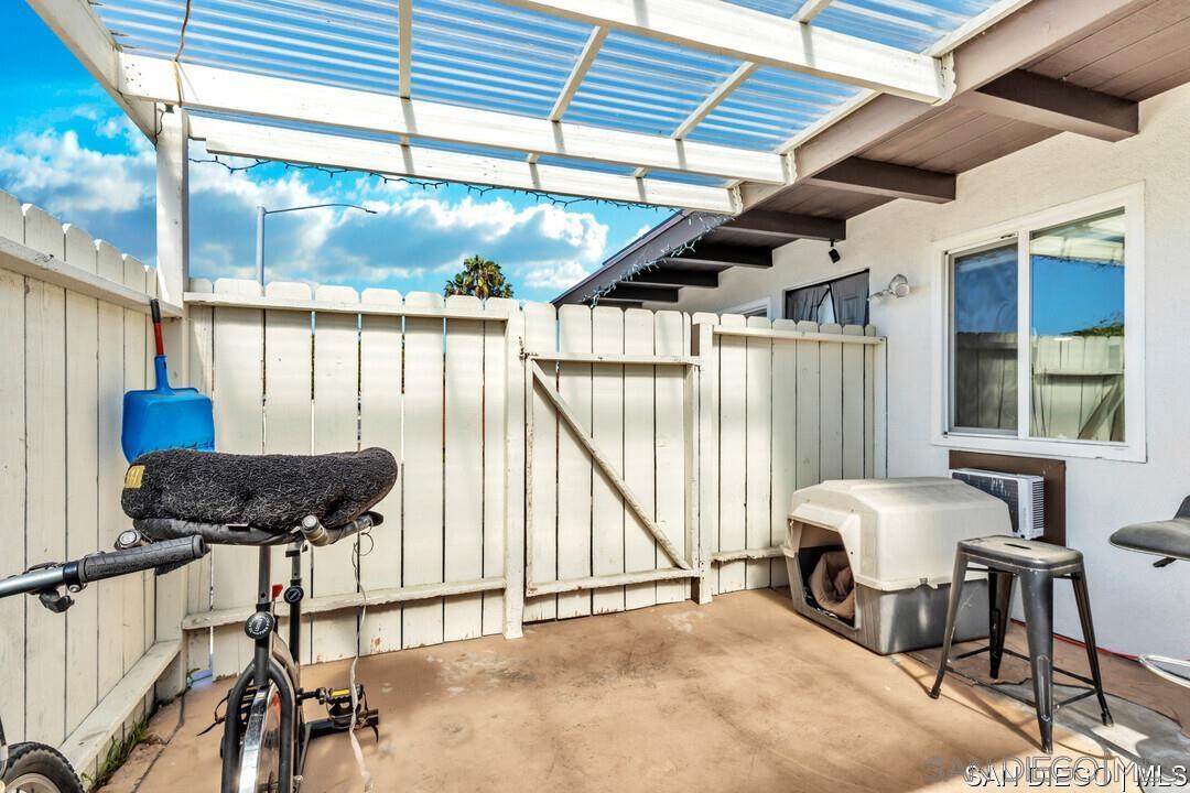 Detail Gallery Image 3 of 28 For 157-59  Natal Way, Vista,  CA 92083 - – Beds | – Baths