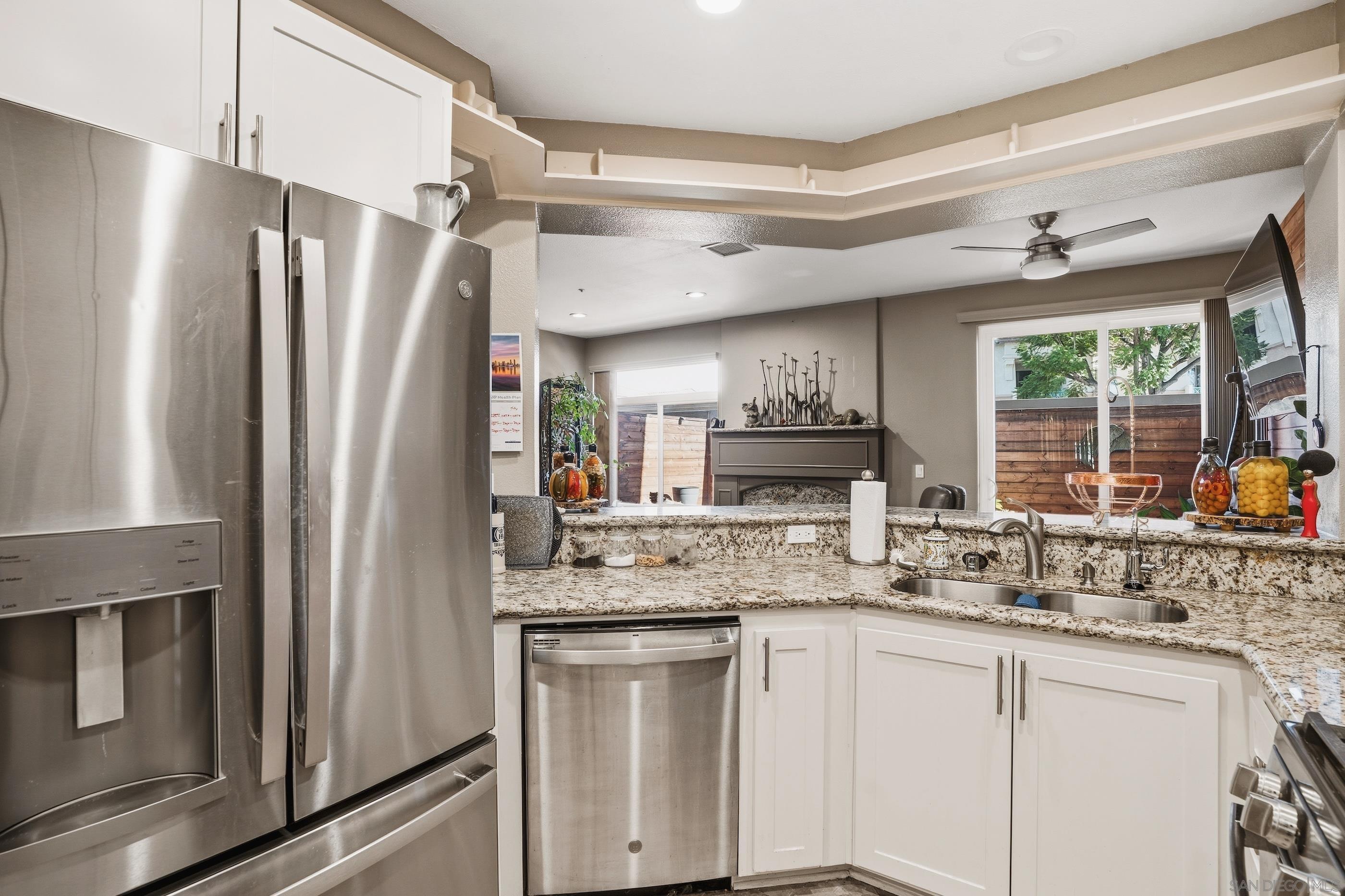 Detail Gallery Image 11 of 30 For 11382  via Rancho San Diego  #UNIT C,  El Cajon,  CA 92019 - 2 Beds | 2/1 Baths