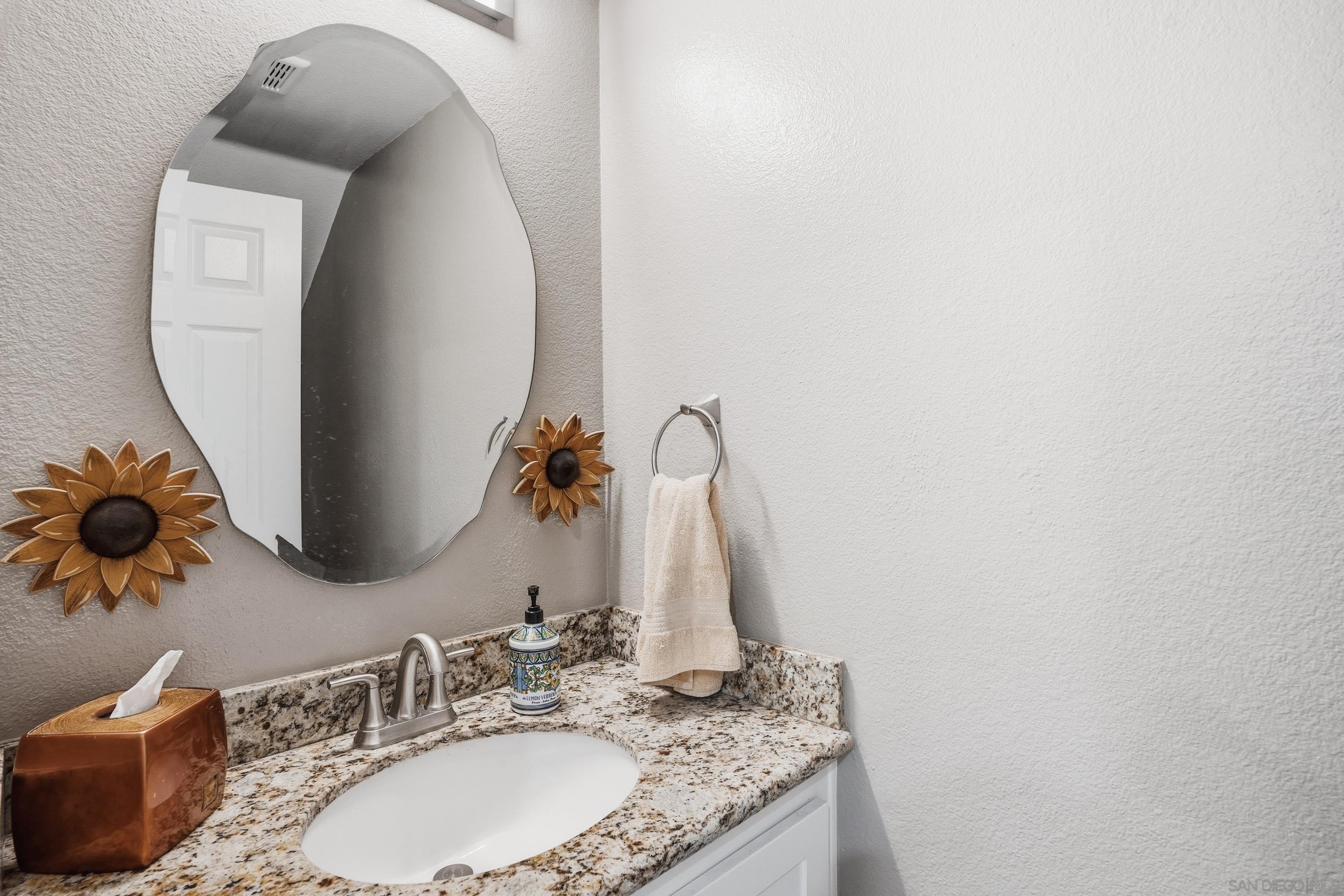 Detail Gallery Image 13 of 30 For 11382  via Rancho San Diego  #UNIT C,  El Cajon,  CA 92019 - 2 Beds | 2/1 Baths