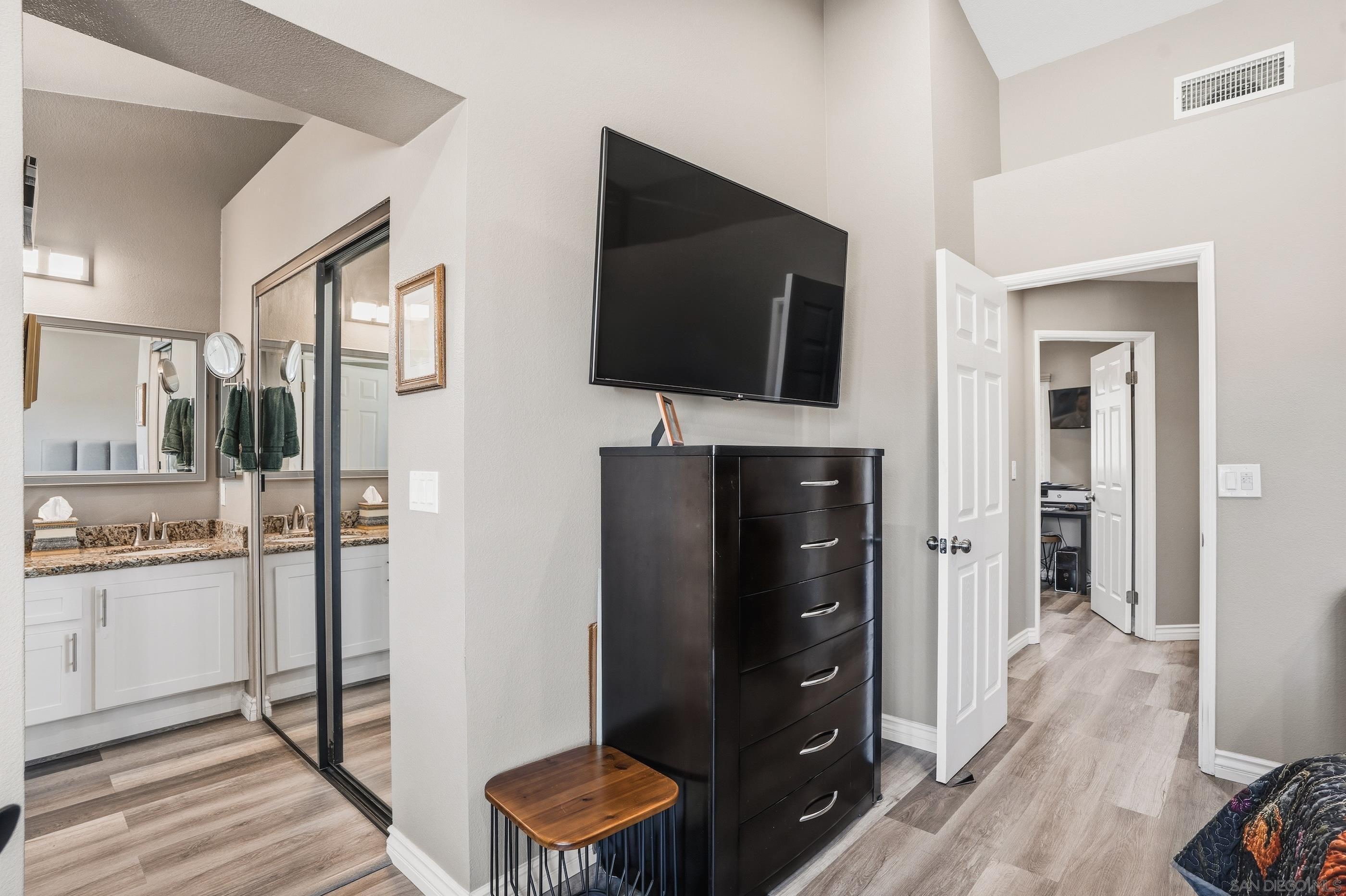 Detail Gallery Image 23 of 30 For 11382  via Rancho San Diego  #UNIT C,  El Cajon,  CA 92019 - 2 Beds | 2/1 Baths