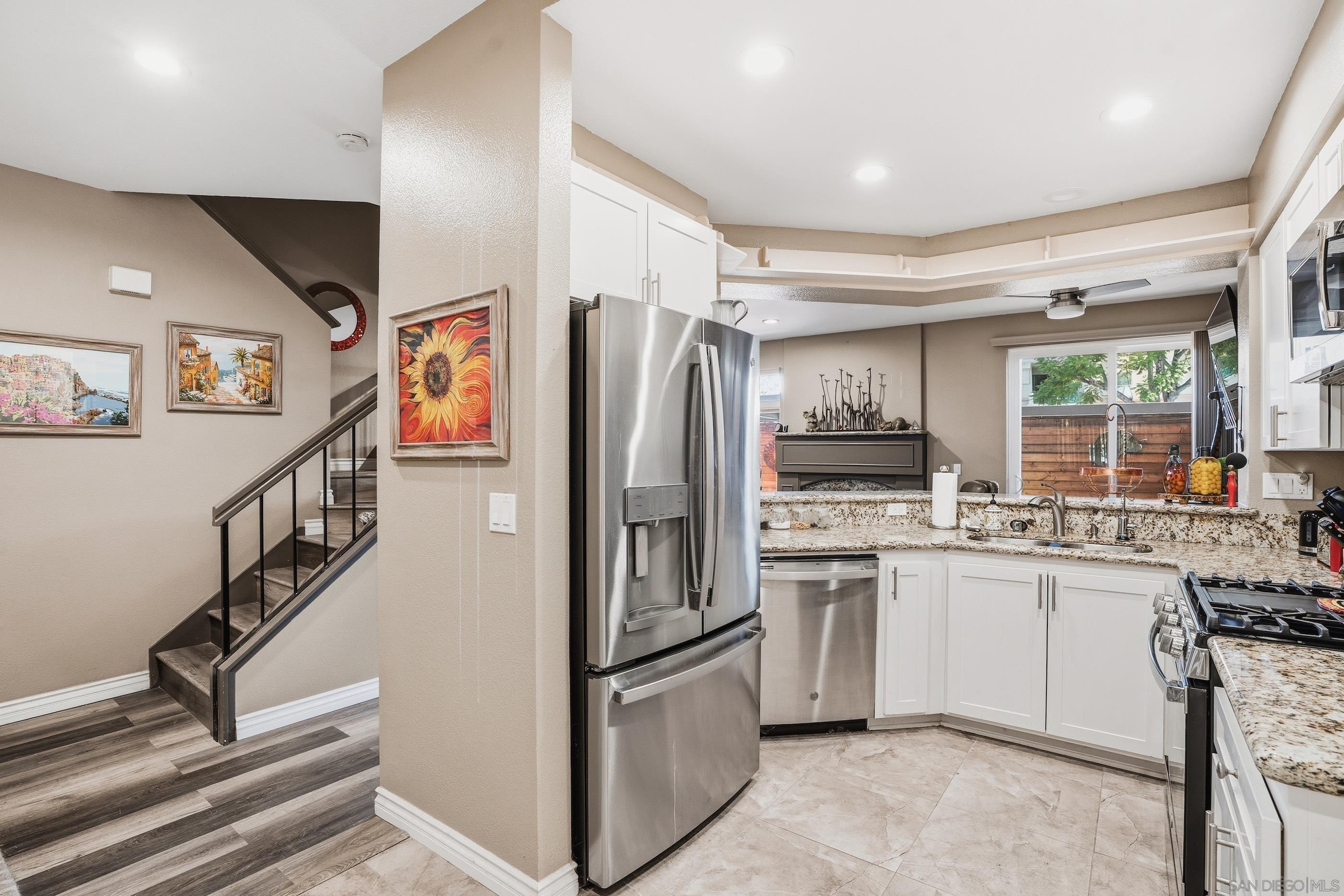 Detail Gallery Image 8 of 30 For 11382  via Rancho San Diego  #UNIT C,  El Cajon,  CA 92019 - 2 Beds | 2/1 Baths