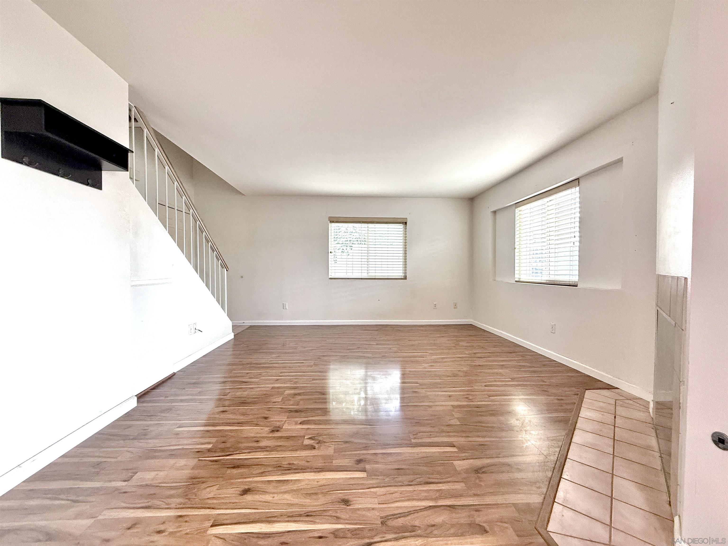 Detail Gallery Image 6 of 32 For 277  Oxford St  #G,  Chula Vista,  CA 91911 - 3 Beds | 2/1 Baths