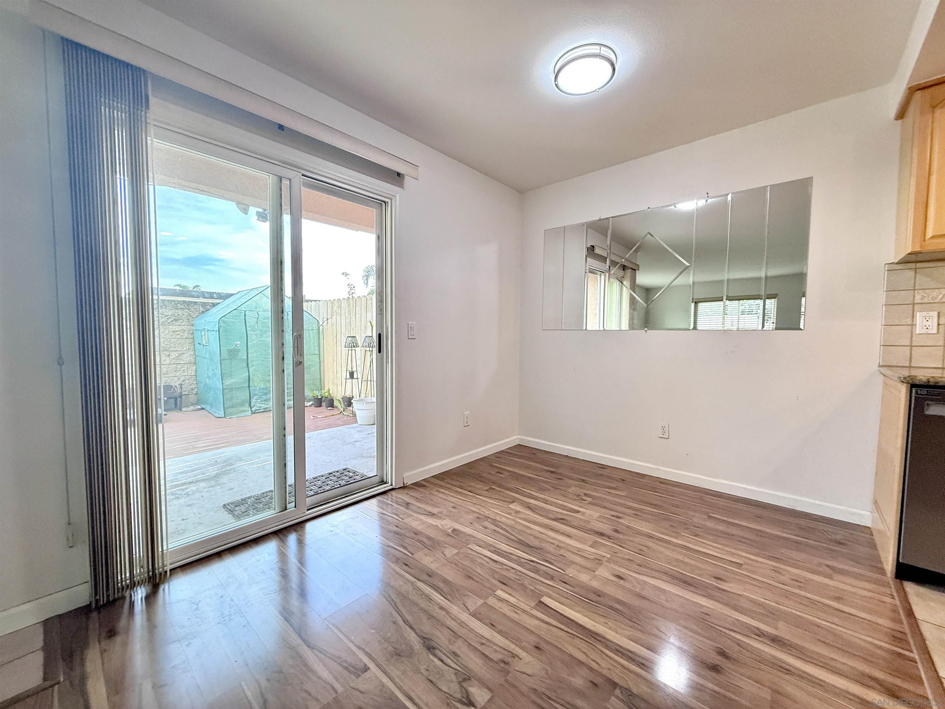 Detail Gallery Image 9 of 32 For 277  Oxford St  #G,  Chula Vista,  CA 91911 - 3 Beds | 2/1 Baths