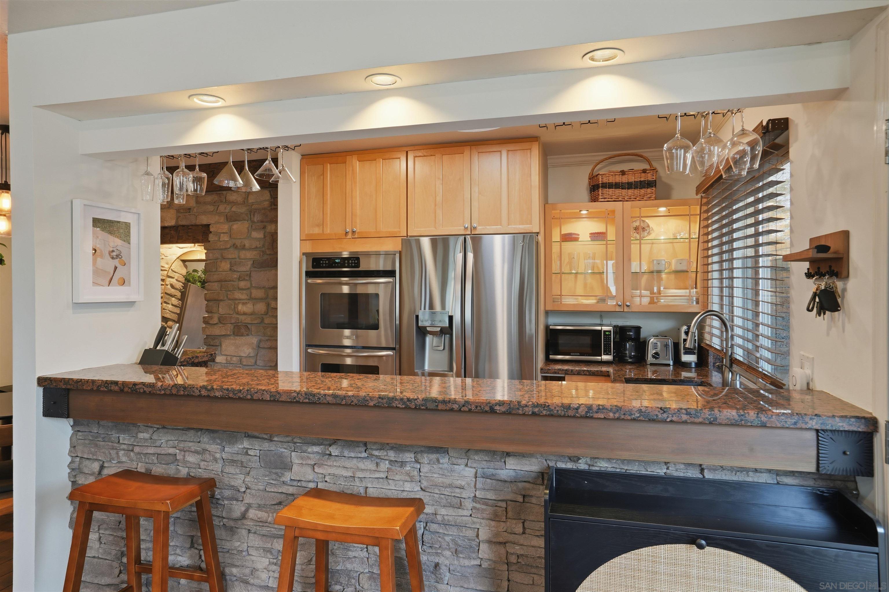 Detail Gallery Image 3 of 30 For 811  Caminito Del Sol, Carlsbad,  CA 92011 - 2 Beds | 1 Baths