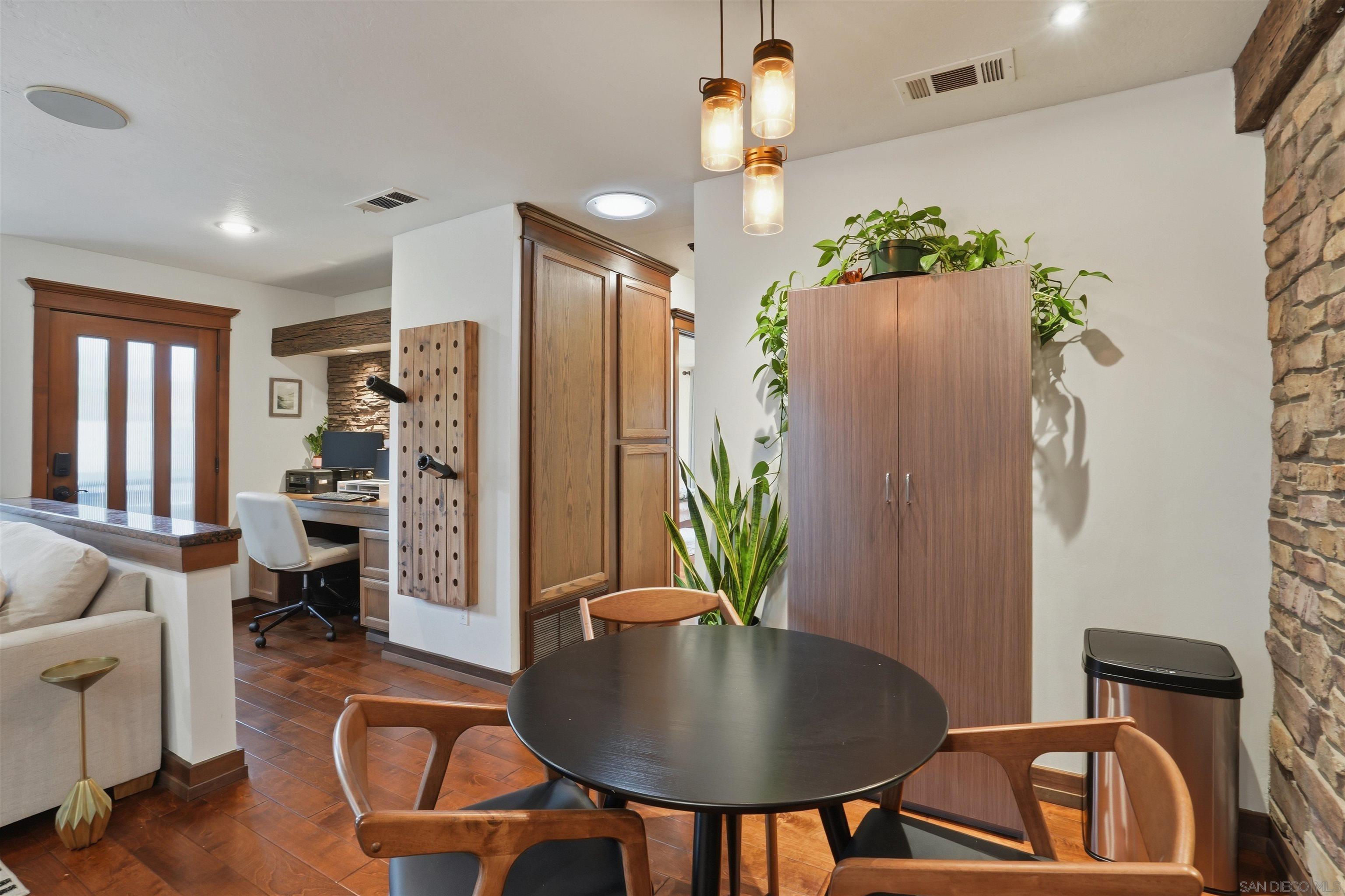 Detail Gallery Image 4 of 30 For 811  Caminito Del Sol, Carlsbad,  CA 92011 - 2 Beds | 1 Baths