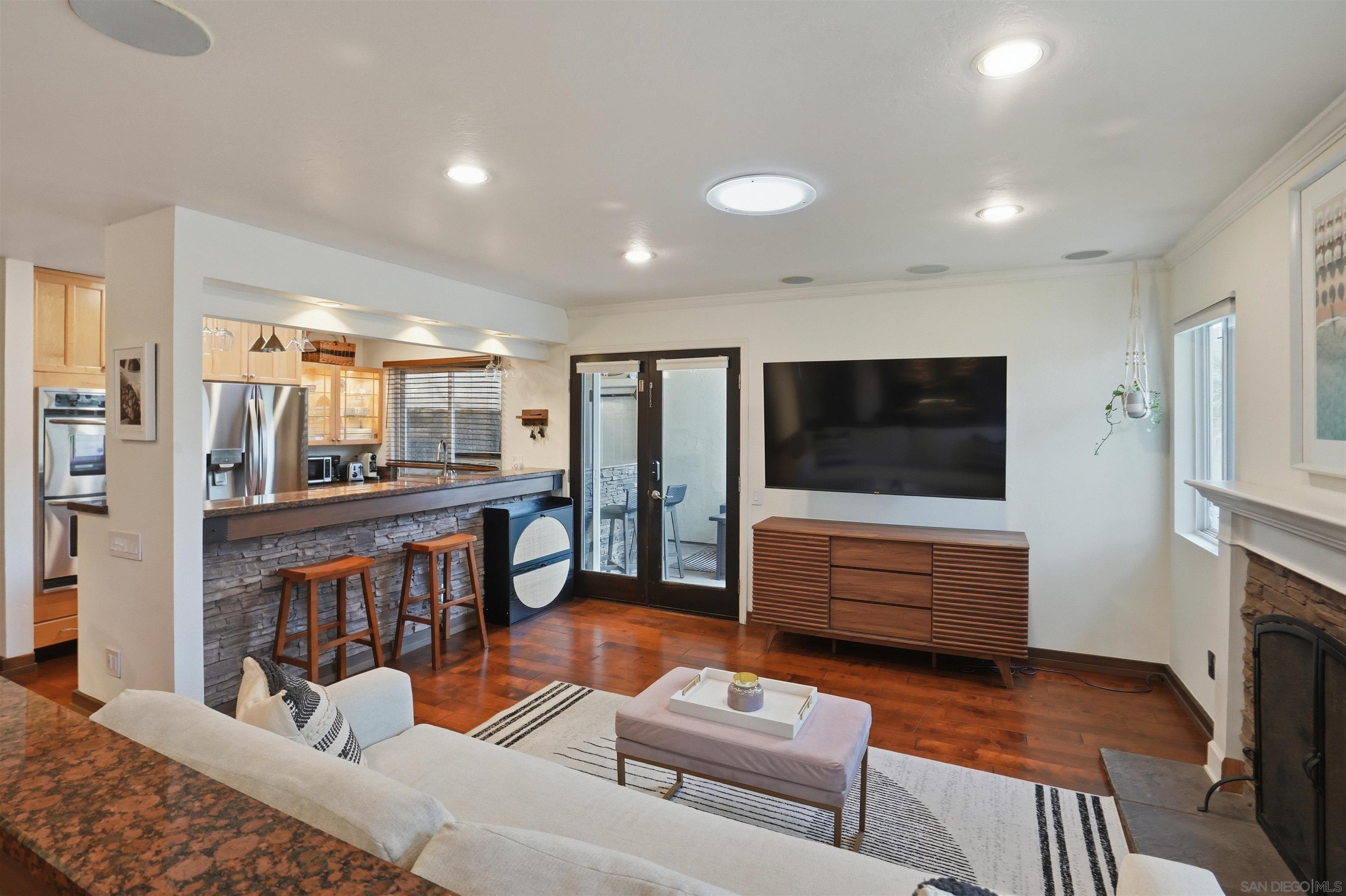 Detail Gallery Image 6 of 30 For 811  Caminito Del Sol, Carlsbad,  CA 92011 - 2 Beds | 1 Baths