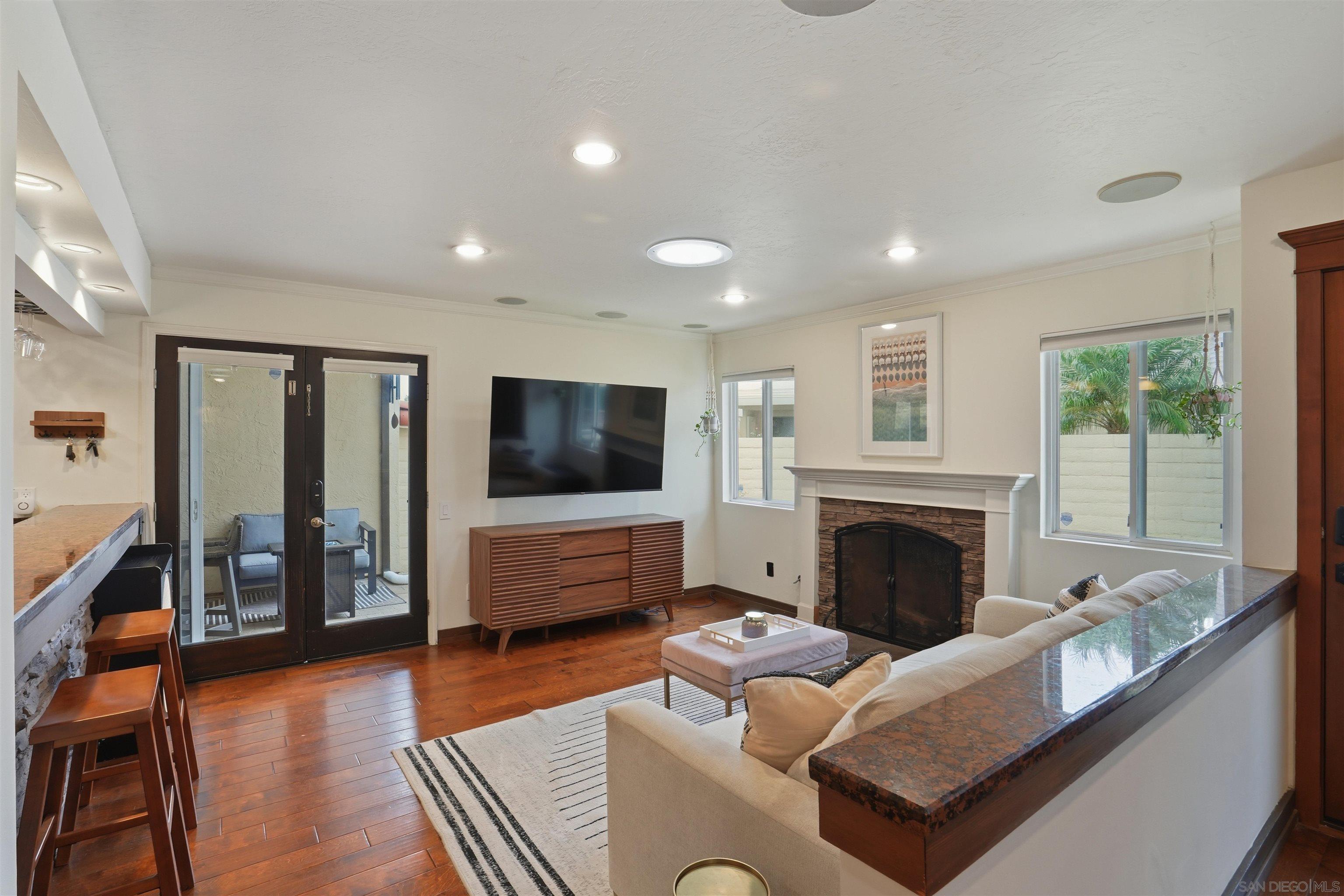 Detail Gallery Image 8 of 30 For 811  Caminito Del Sol, Carlsbad,  CA 92011 - 2 Beds | 1 Baths