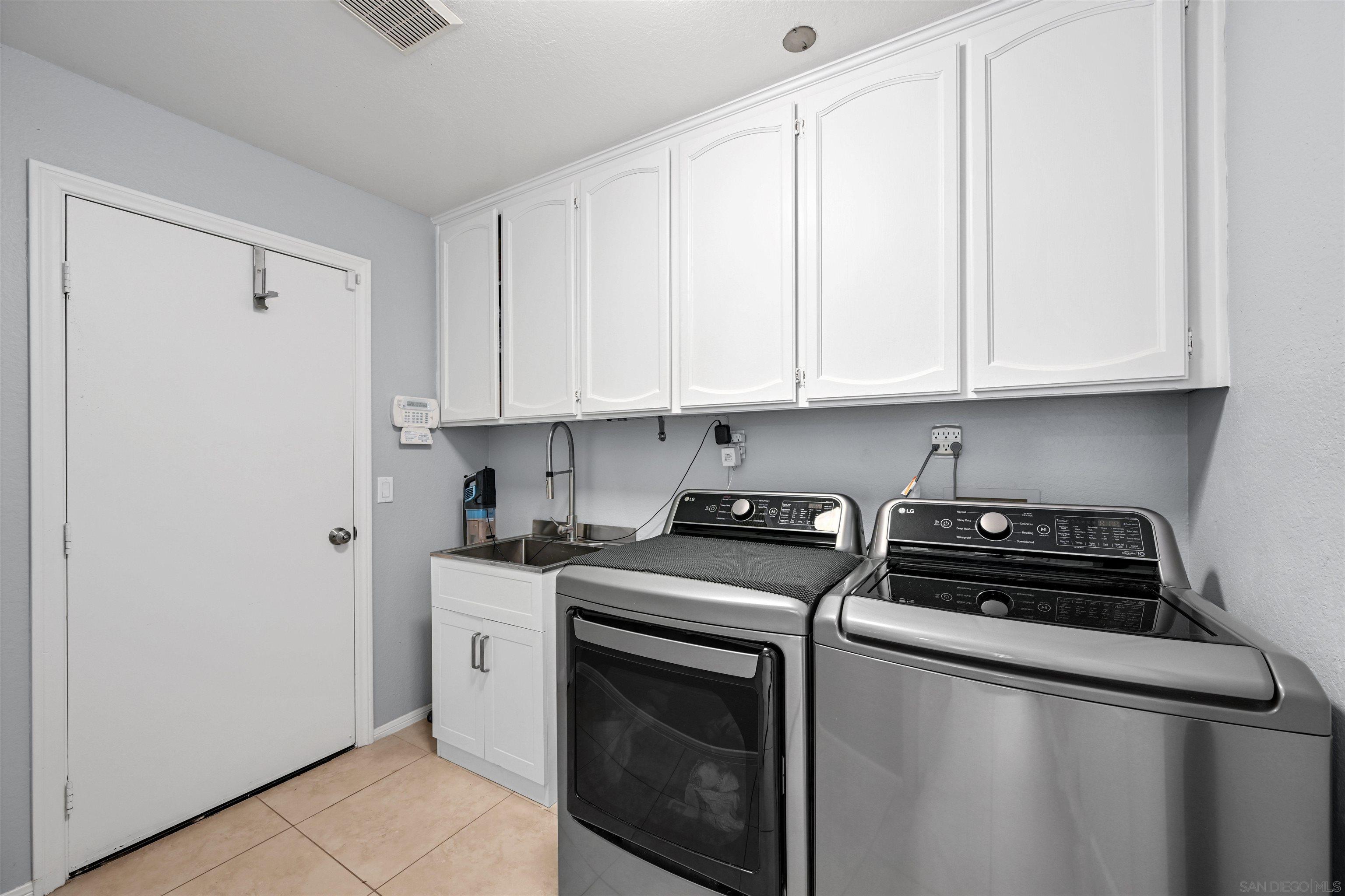 Detail Gallery Image 15 of 33 For 1914  Verde Glenn, El Cajon,  CA 92019 - 4 Beds | 2/1 Baths