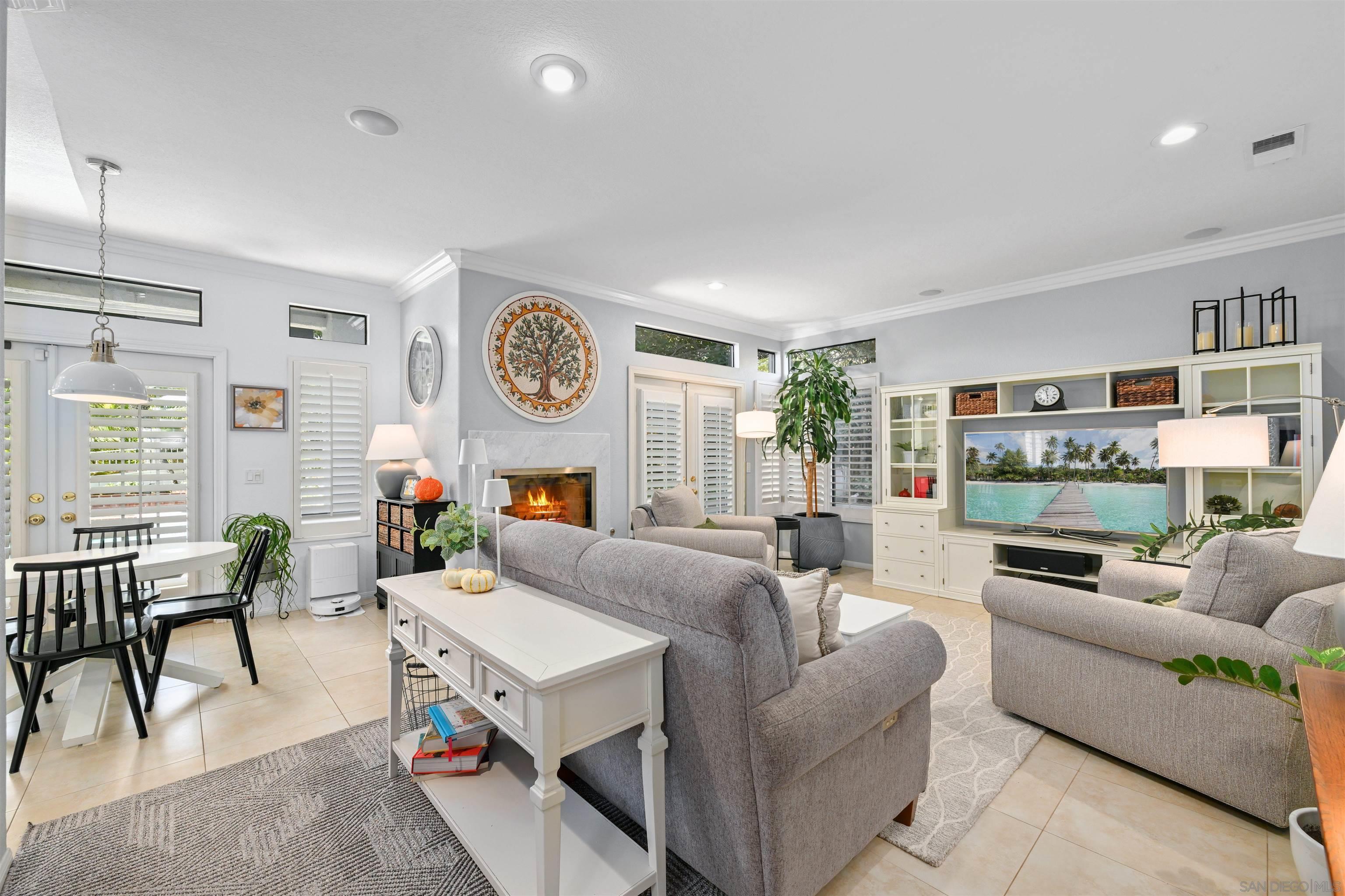 Detail Gallery Image 5 of 33 For 1914  Verde Glenn, El Cajon,  CA 92019 - 4 Beds | 2/1 Baths