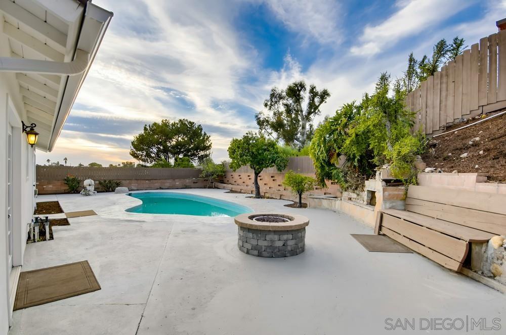 Detail Gallery Image 12 of 62 For 8670  Mellmanor Dr, La Mesa,  CA 91942 - 3 Beds | 3 Baths