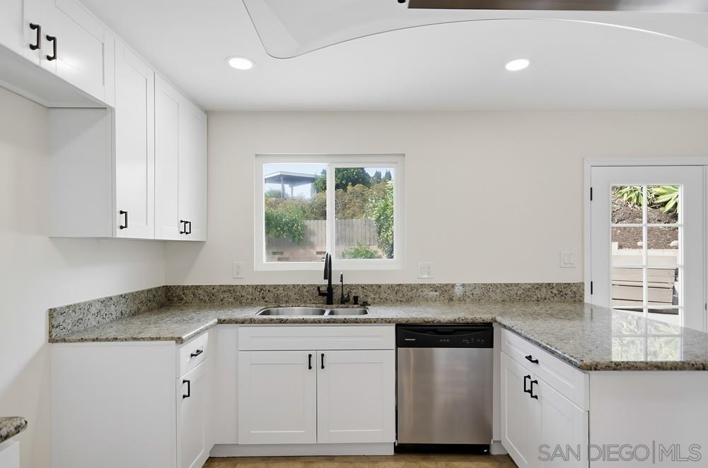 Detail Gallery Image 33 of 62 For 8670  Mellmanor Dr, La Mesa,  CA 91942 - 3 Beds | 3 Baths