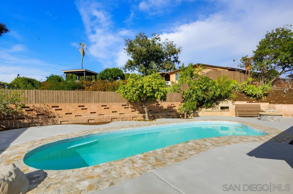 Detail Gallery Image 6 of 62 For 8670  Mellmanor Dr, La Mesa,  CA 91942 - 3 Beds | 3 Baths