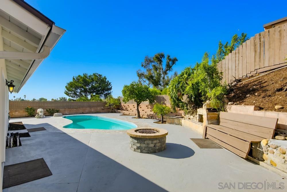 Detail Gallery Image 10 of 62 For 8670  Mellmanor Dr, La Mesa,  CA 91942 - 3 Beds | 3 Baths