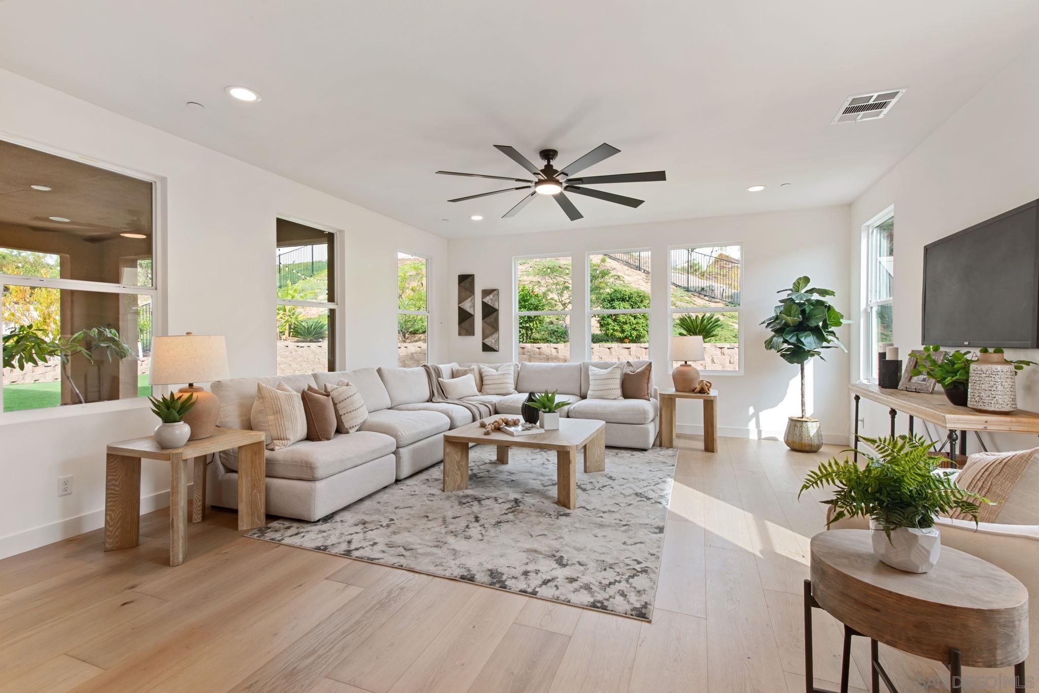 Front Image Thumbnail for SD250043900