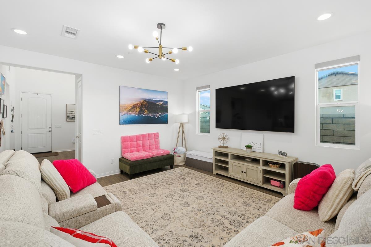 Detail Gallery Image 4 of 40 For 30407  Freeman Drive, Menifee,  CA 92584 - 4 Beds | 3 Baths