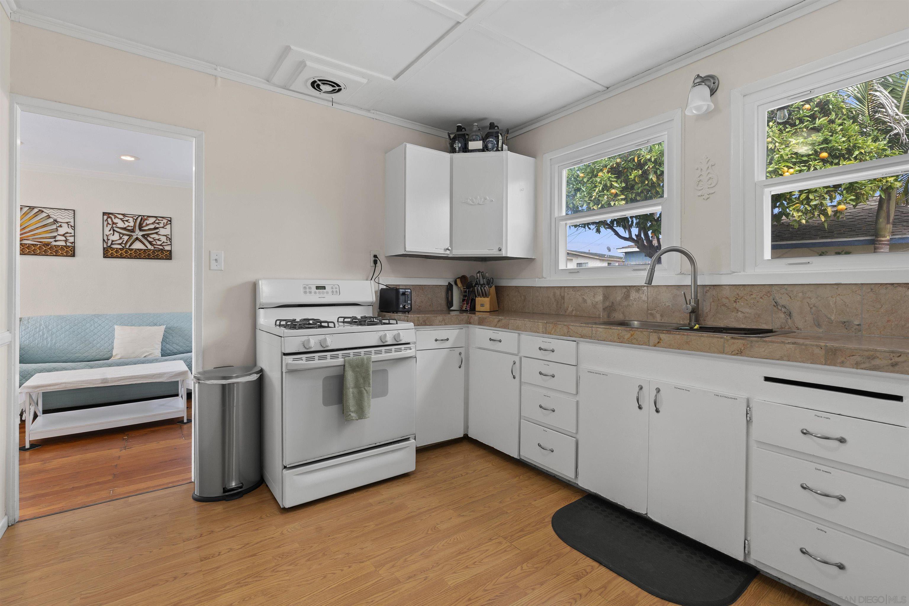 Detail Gallery Image 18 of 25 For 2615  Clovis Street, San Diego,  CA 92107 - 2 Beds | 2 Baths