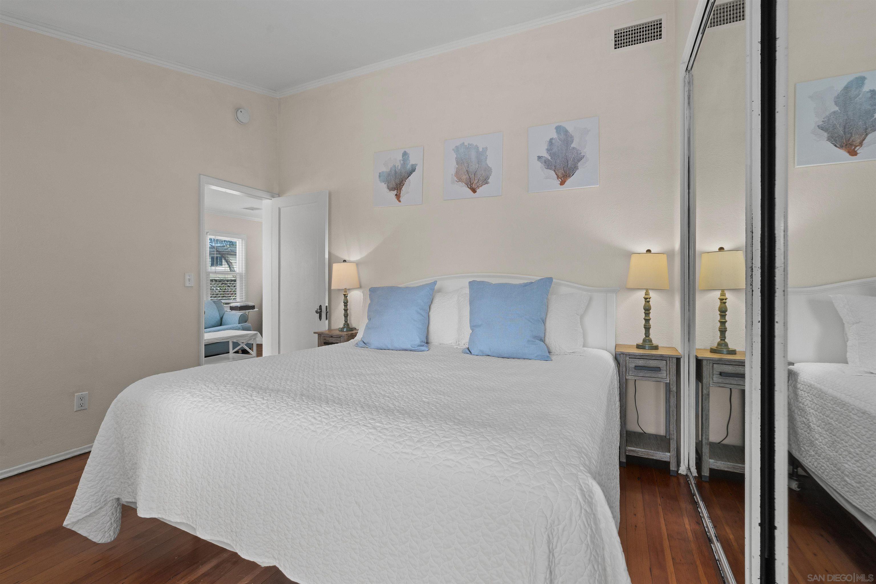 Detail Gallery Image 5 of 25 For 2615  Clovis Street, San Diego,  CA 92107 - 2 Beds | 2 Baths