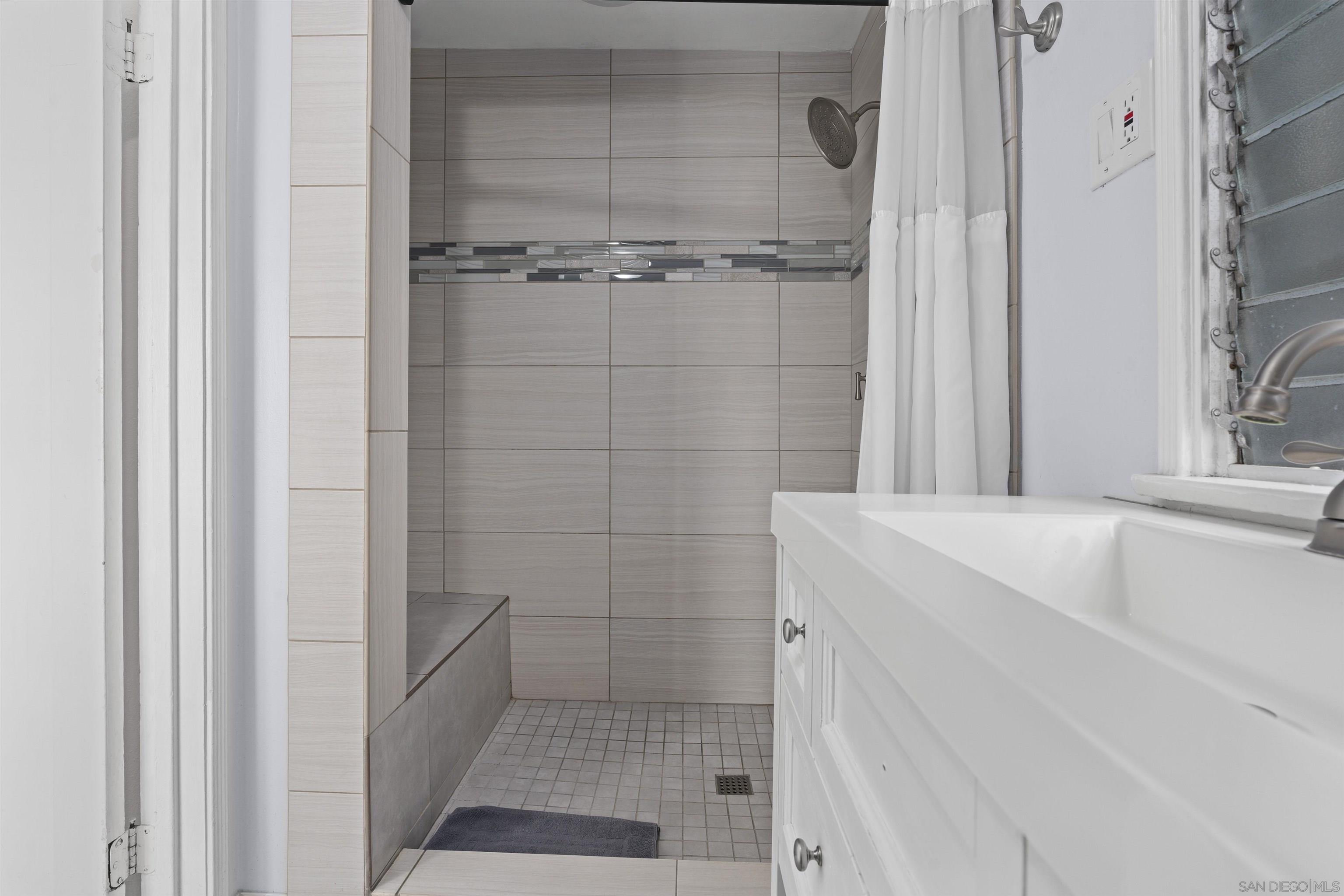 Detail Gallery Image 6 of 25 For 2615  Clovis Street, San Diego,  CA 92107 - 2 Beds | 2 Baths