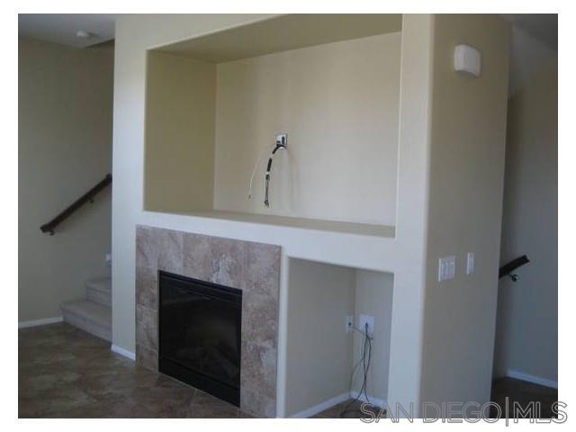 Detail Gallery Image 4 of 11 For 1053  Iron Wheel Street, Santee,  CA 92071 - 3 Beds | 2/2 Baths