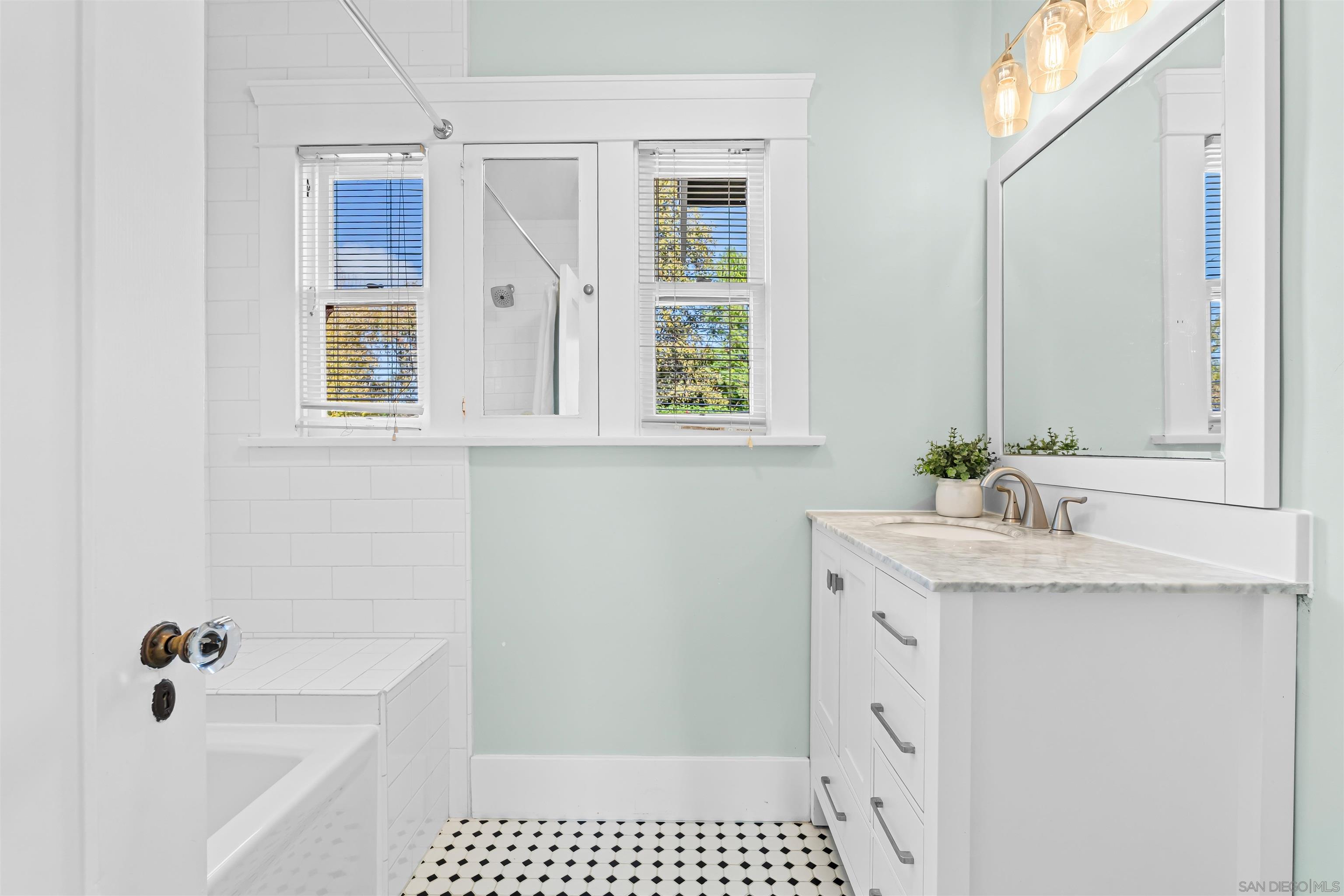 Detail Gallery Image 18 of 30 For 4194  Stephens, San Diego,  CA 92103 - 2 Beds | 1 Baths