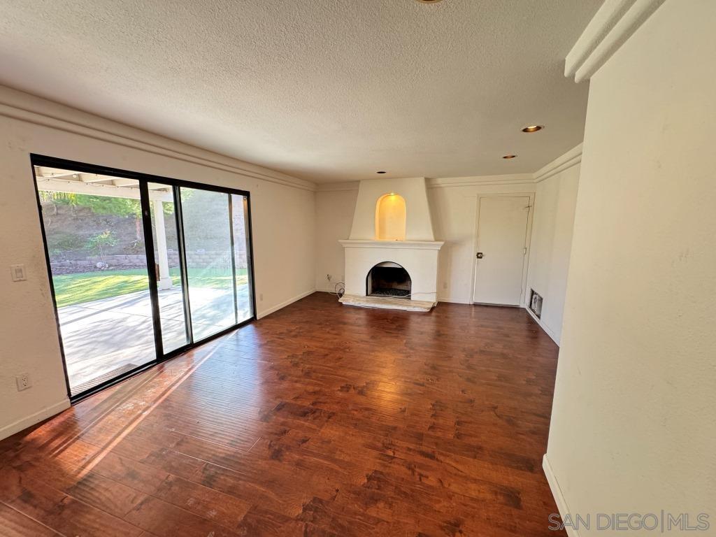 Detail Gallery Image 7 of 10 For 6615  Tuxedo Rd, San Diego,  CA 92119 - 4 Beds | 2/1 Baths