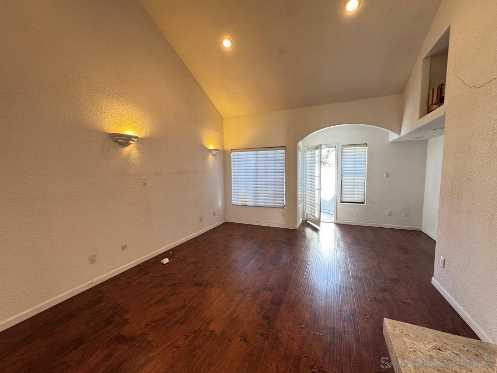 Detail Gallery Image 8 of 10 For 6615  Tuxedo Rd, San Diego,  CA 92119 - 4 Beds | 2/1 Baths