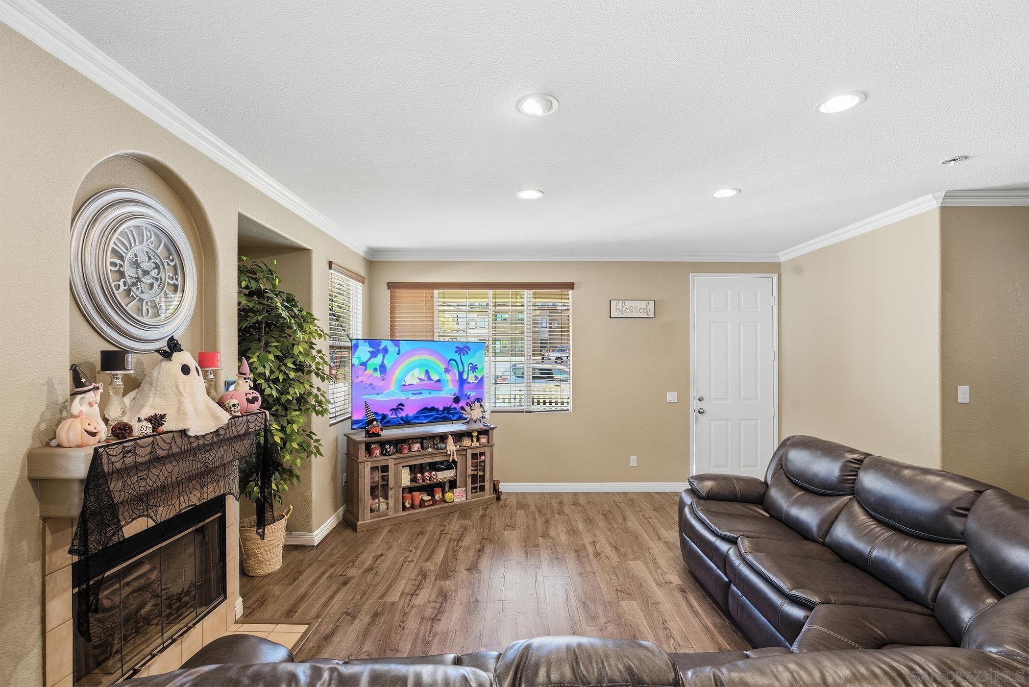 Detail Gallery Image 4 of 25 For 1884  Monaco, Chula Vista,  CA 91913 - 3 Beds | 2/1 Baths