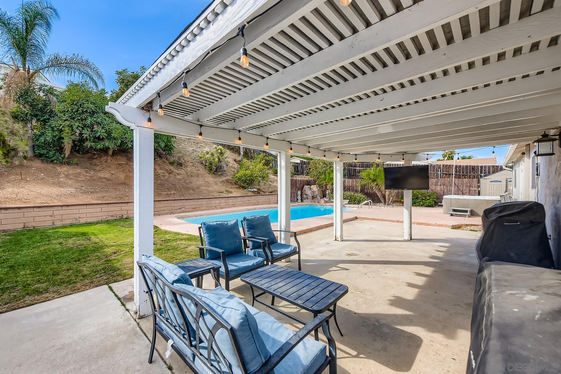 Detail Gallery Image 7 of 23 For 9760  Pebble Beach Dr, Santee,  CA 92071 - 4 Beds | 2 Baths