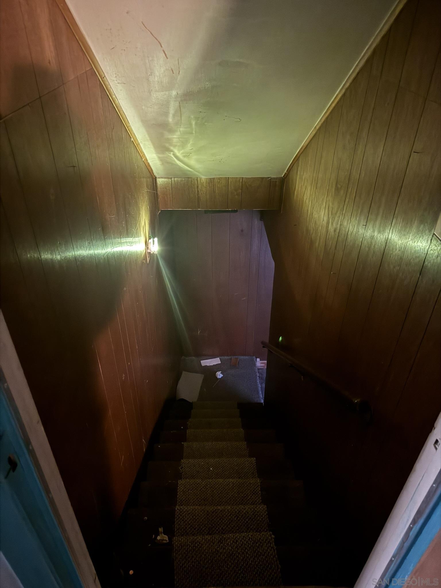 Detail Gallery Image 6 of 8 For 866  Merlin Dr, San Diego,  CA 92114 - 3 Beds | 1 Baths