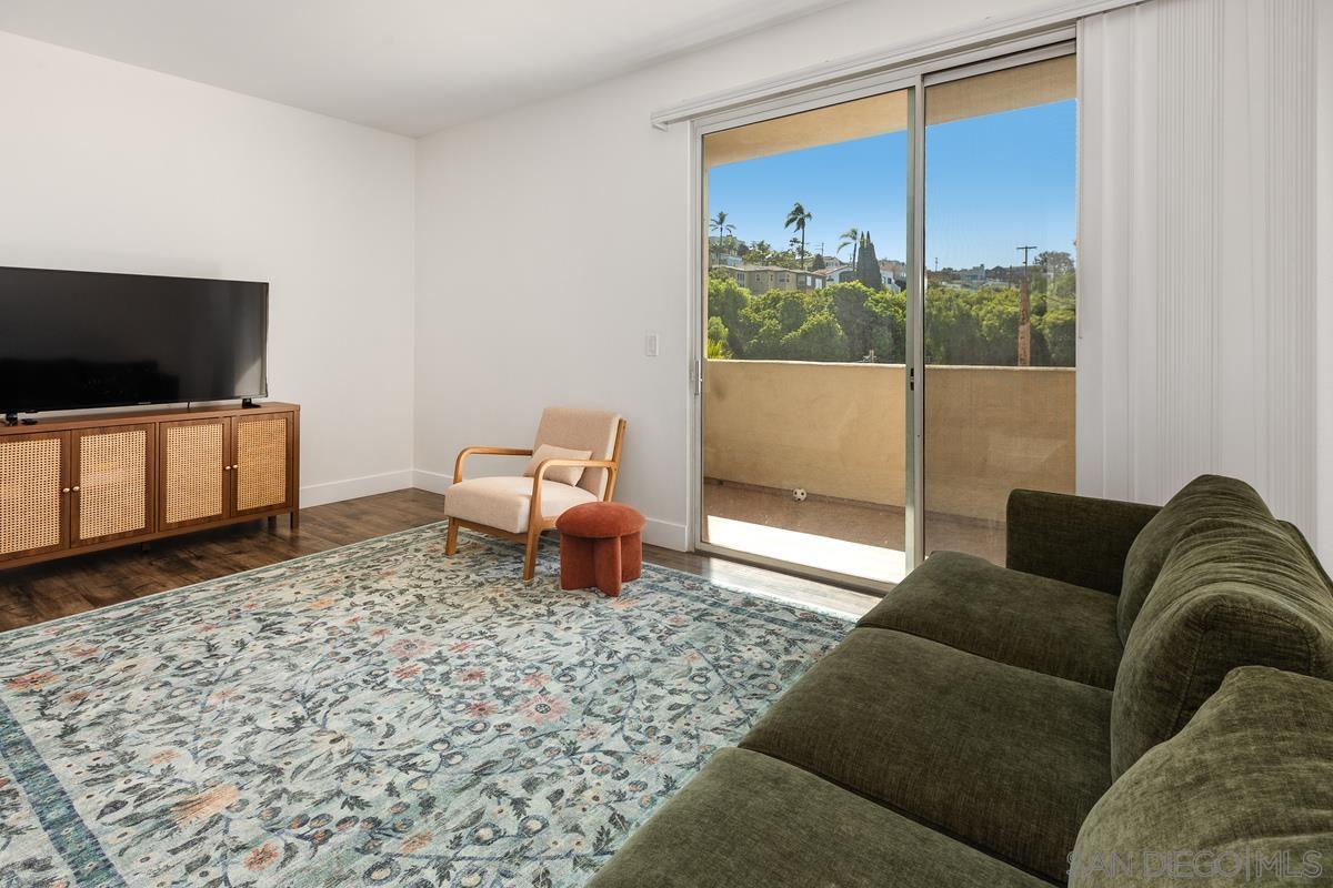 Detail Gallery Image 10 of 23 For 1534  Glenwood, San Diego,  CA 92103 - 3 Beds | 2/1 Baths